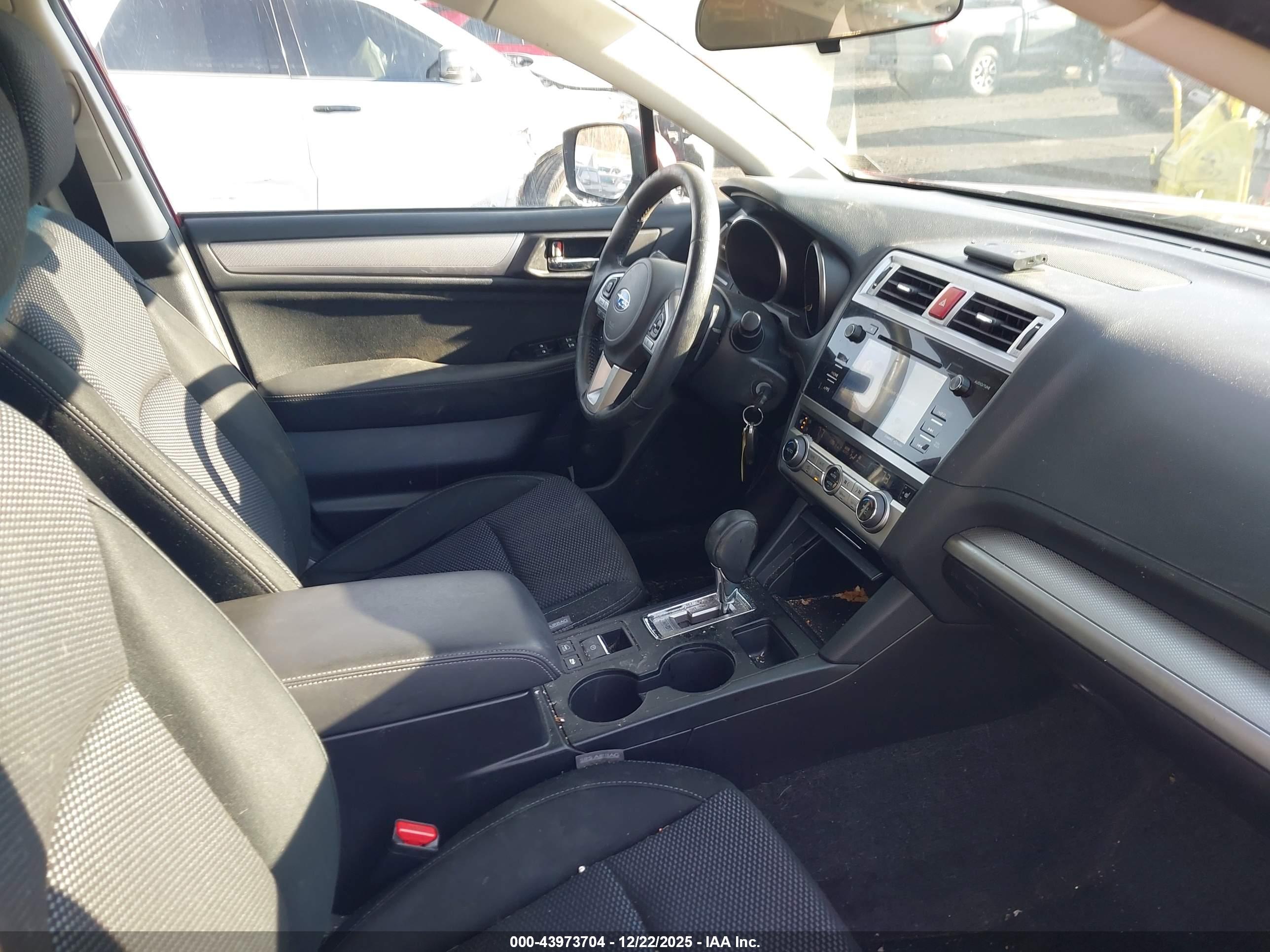 SUBARU OUTBACK image 5