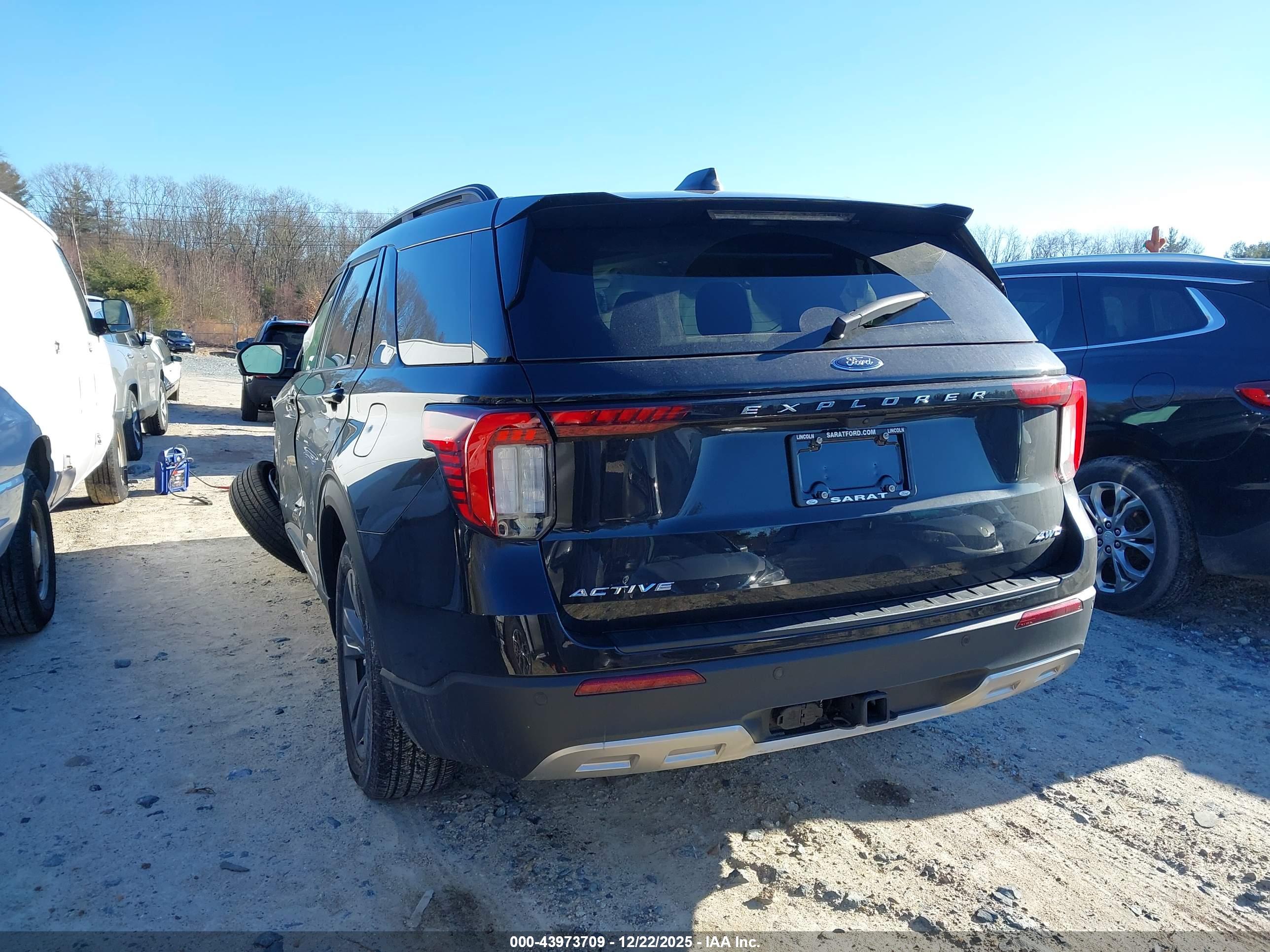 FORD EXPLORER image 3