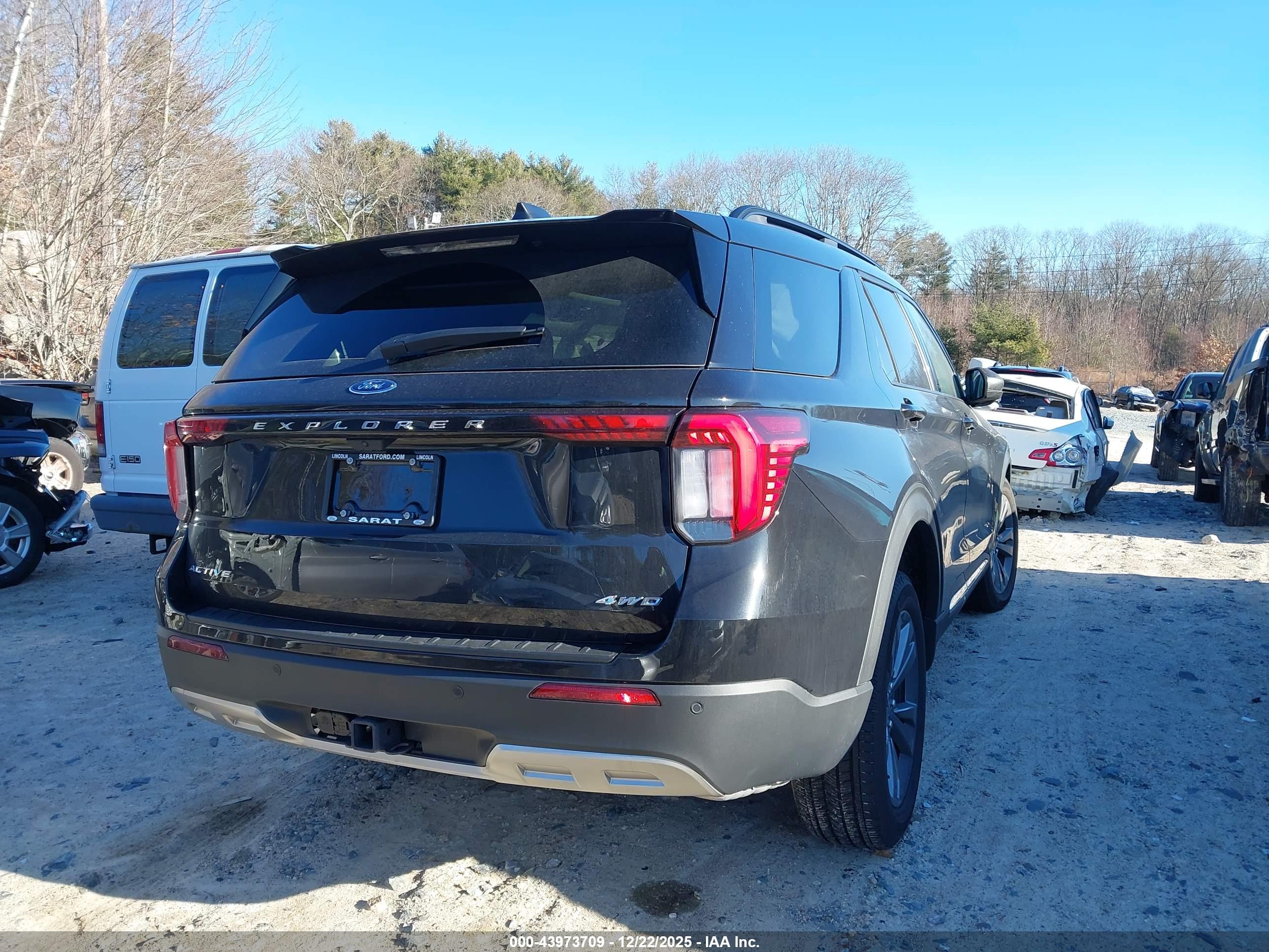 FORD EXPLORER image 4