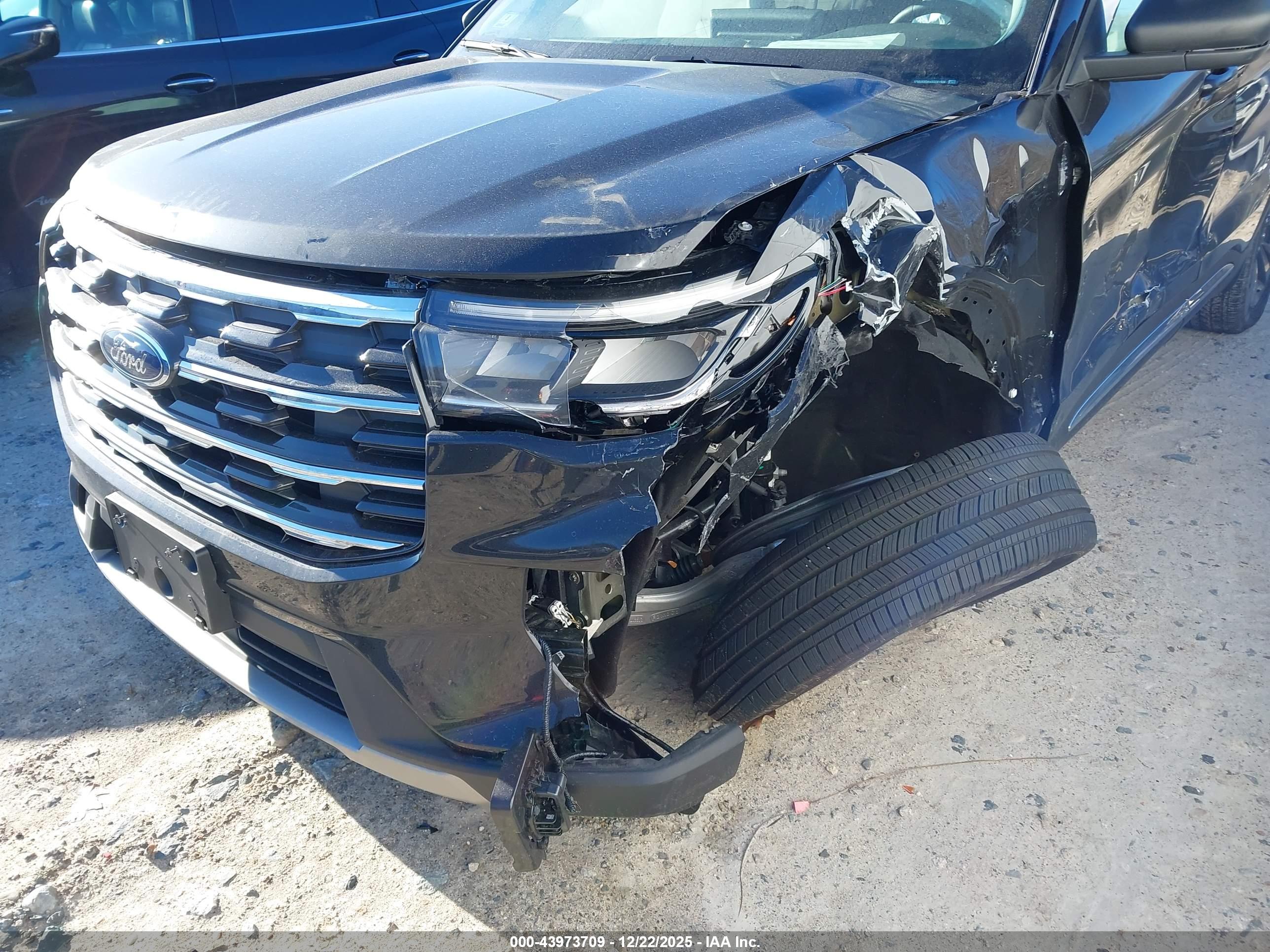 FORD EXPLORER image 6