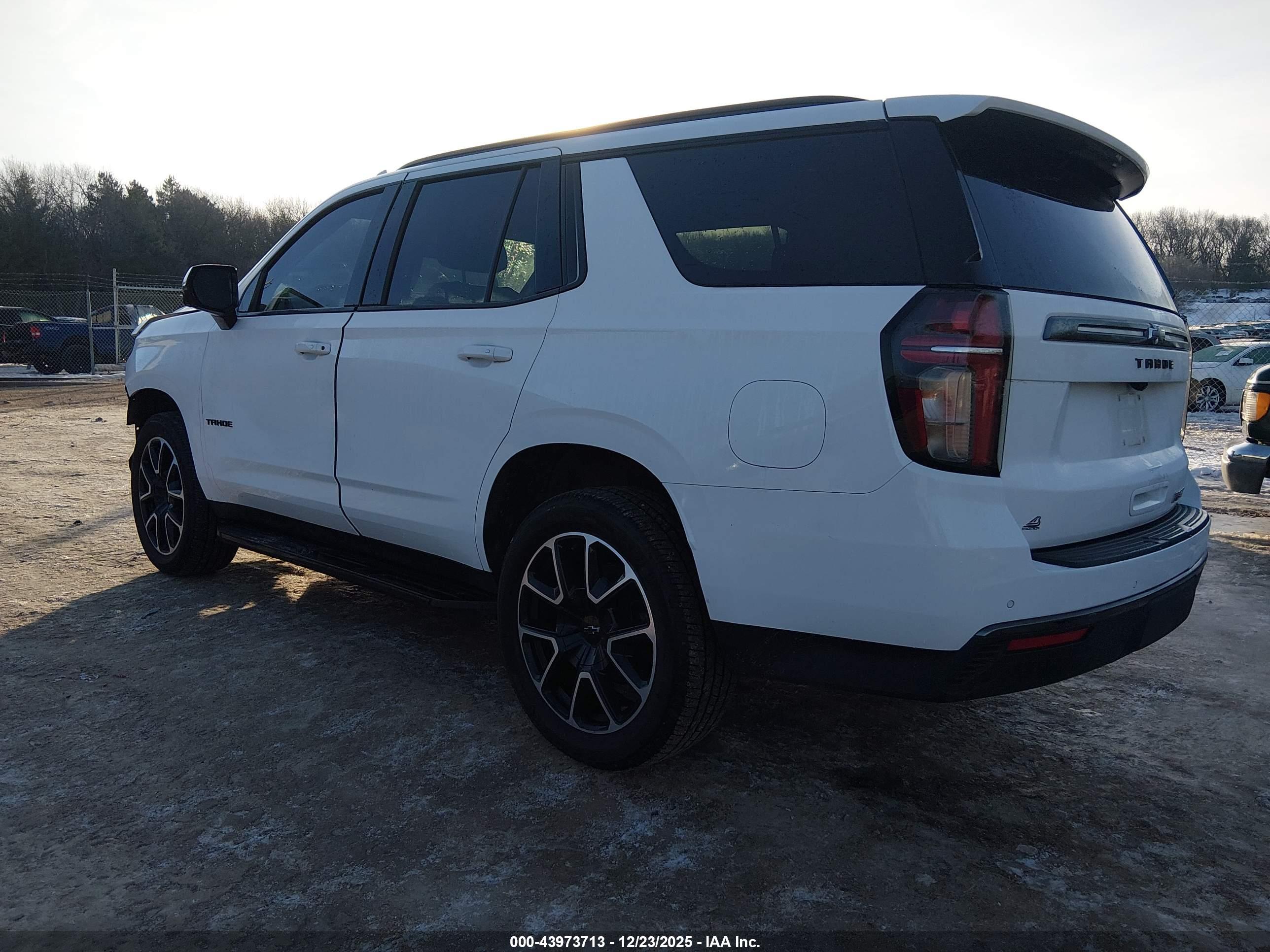 CHEVROLET TAHOE image 3