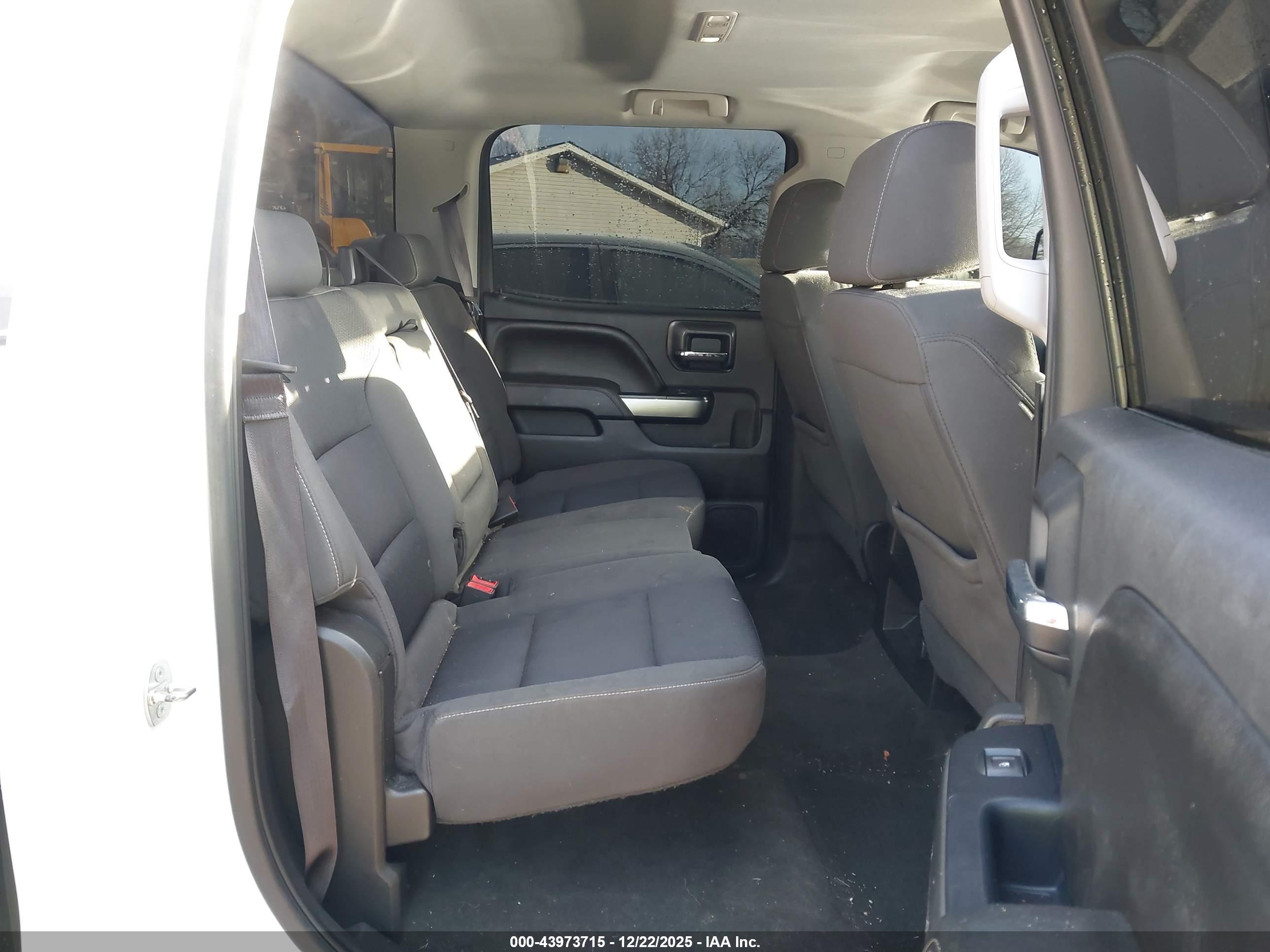CHEVROLET SILVERADO image 8
