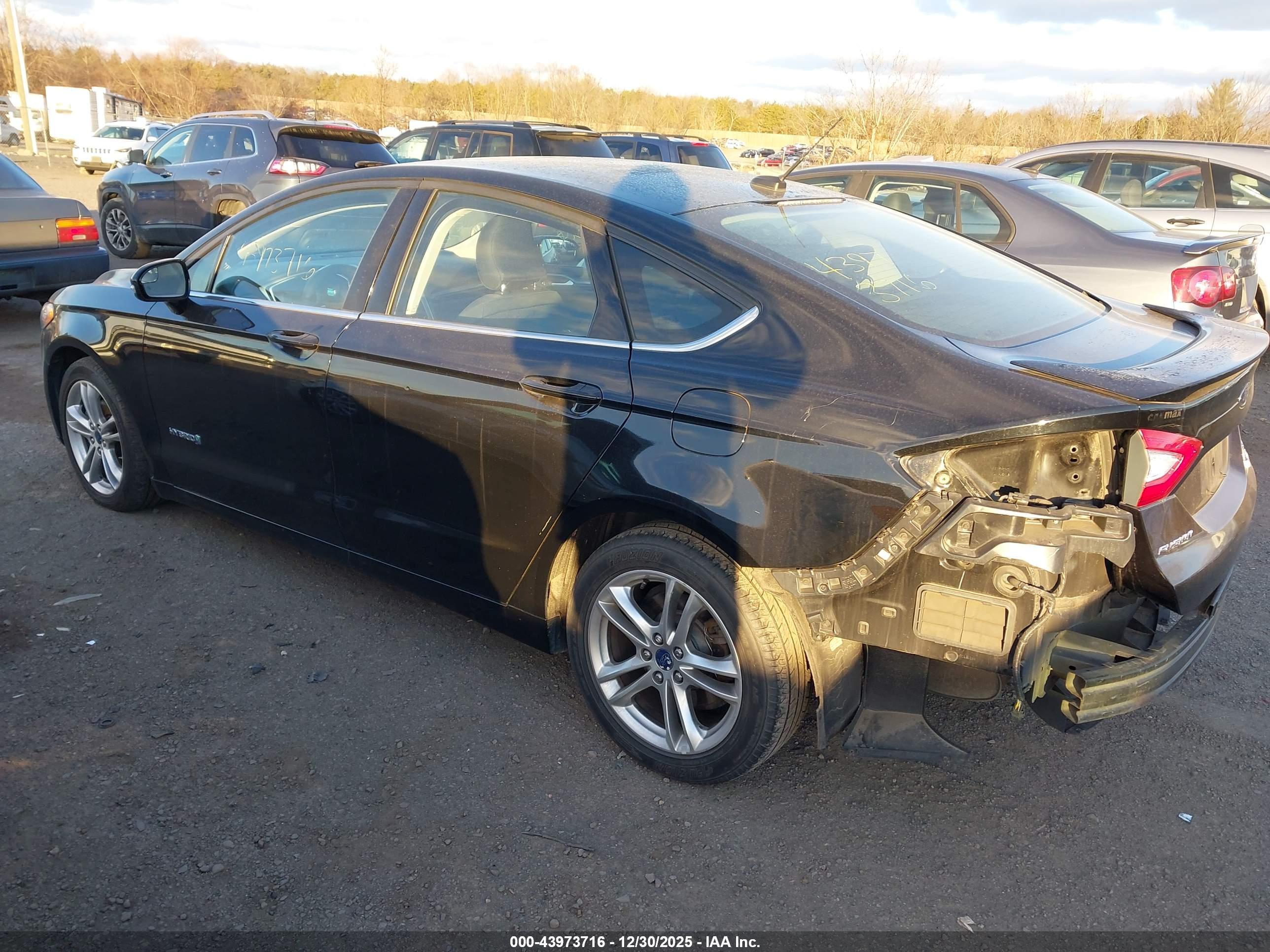 FORD FUSION image 3