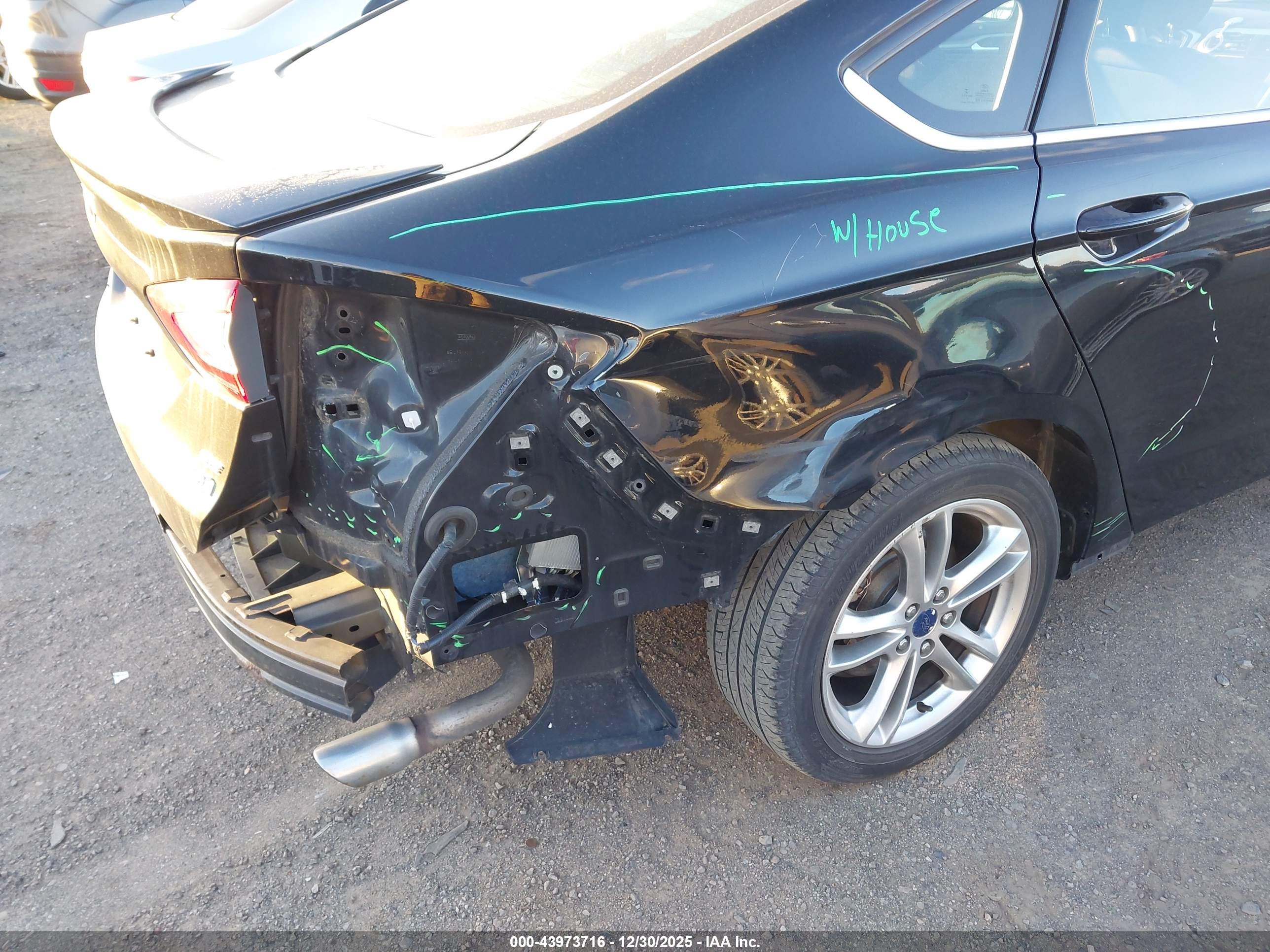 FORD FUSION image 6