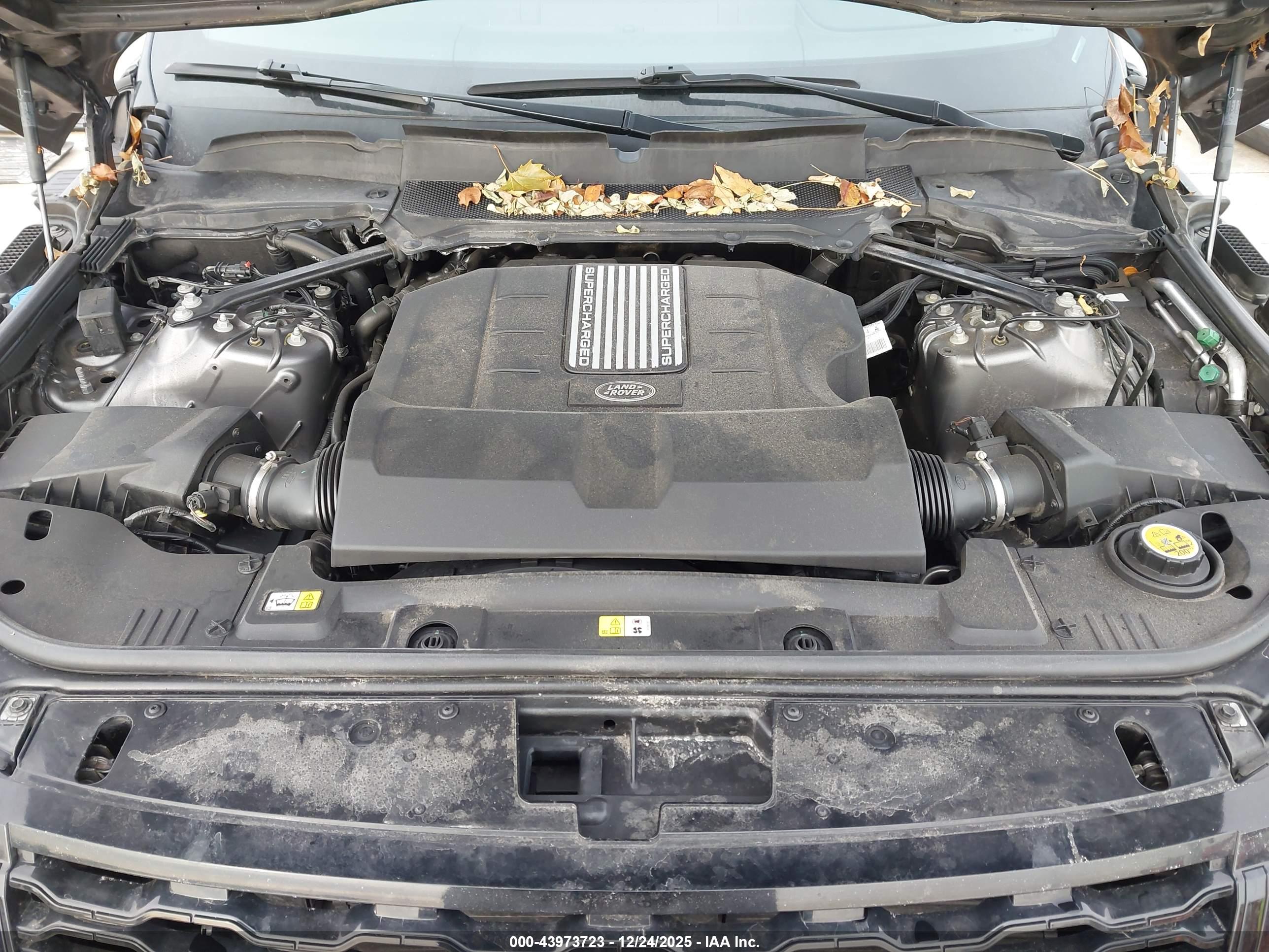 LAND ROVER image 10