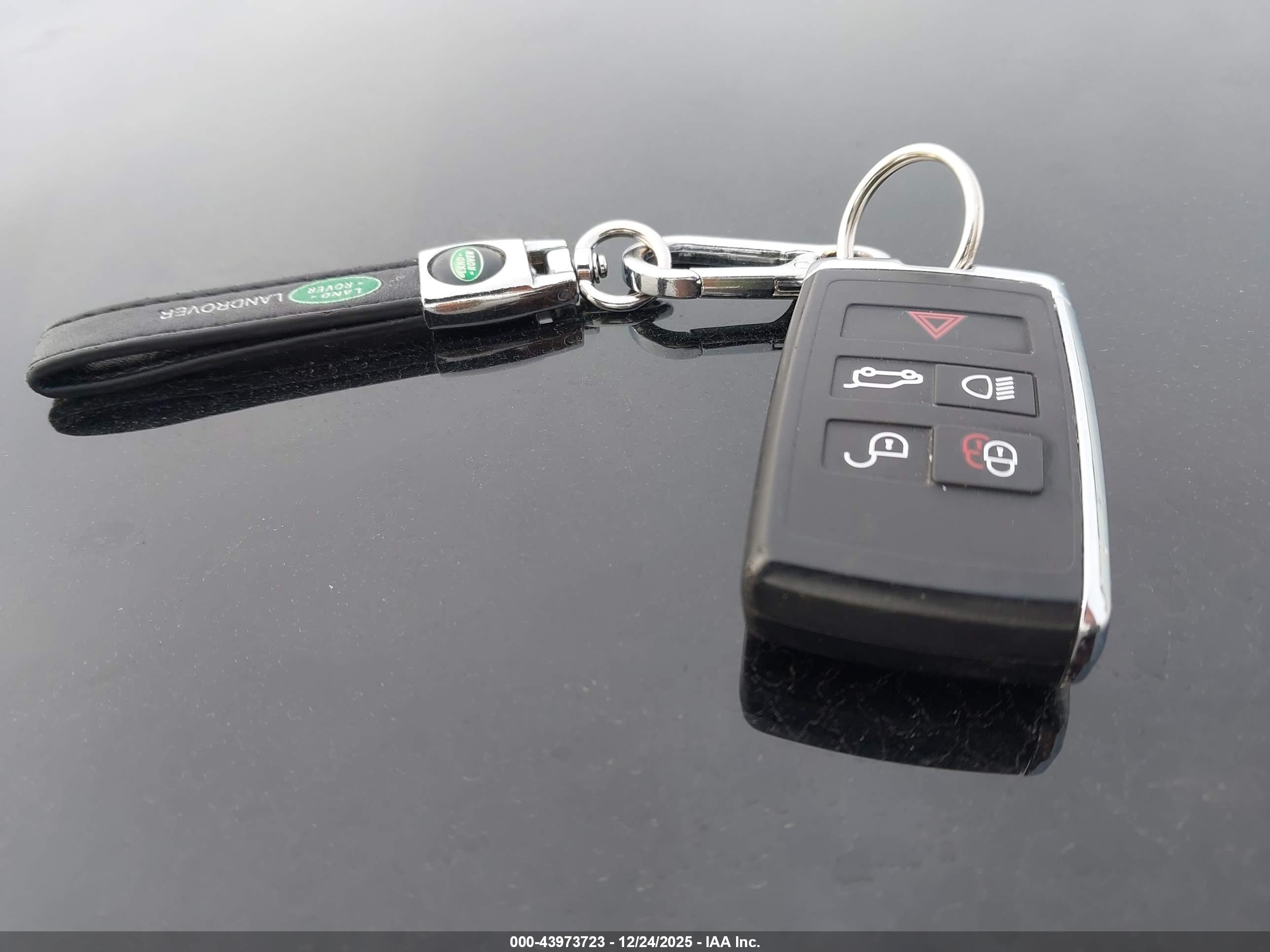 LAND ROVER image 11