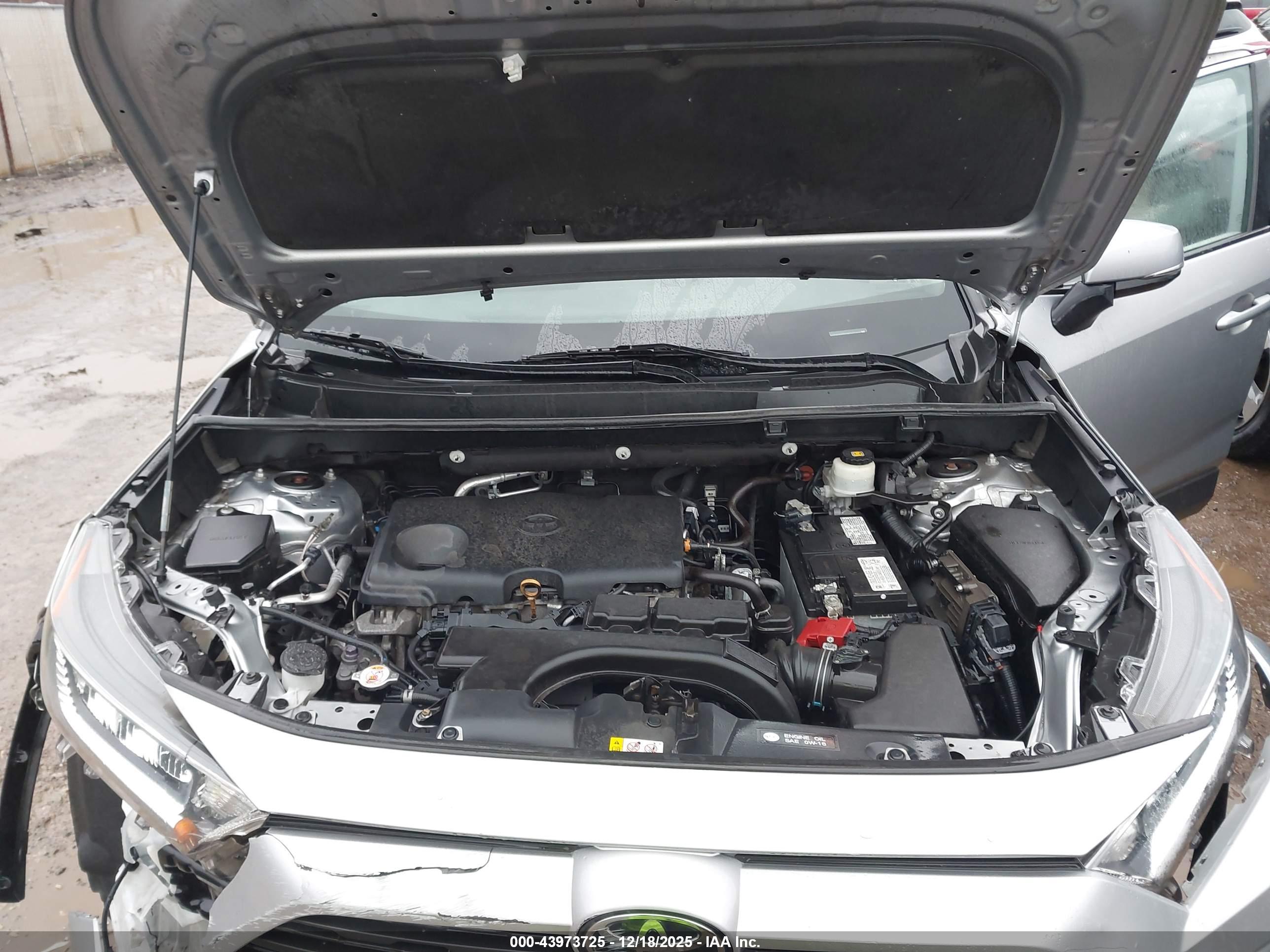 TOYOTA RAV4 image 10