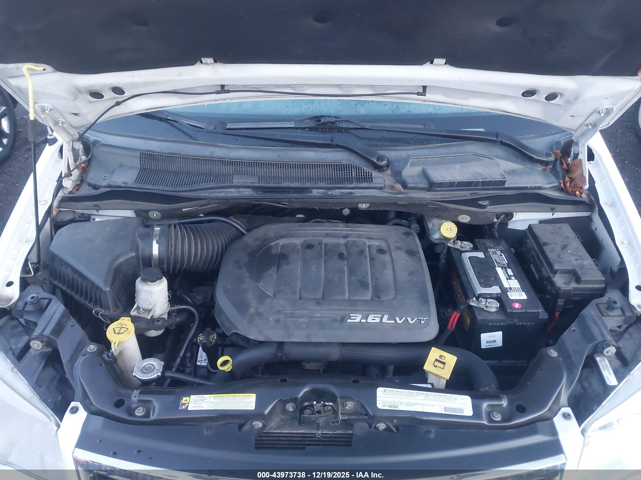 CHRYSLER TOWN image 10