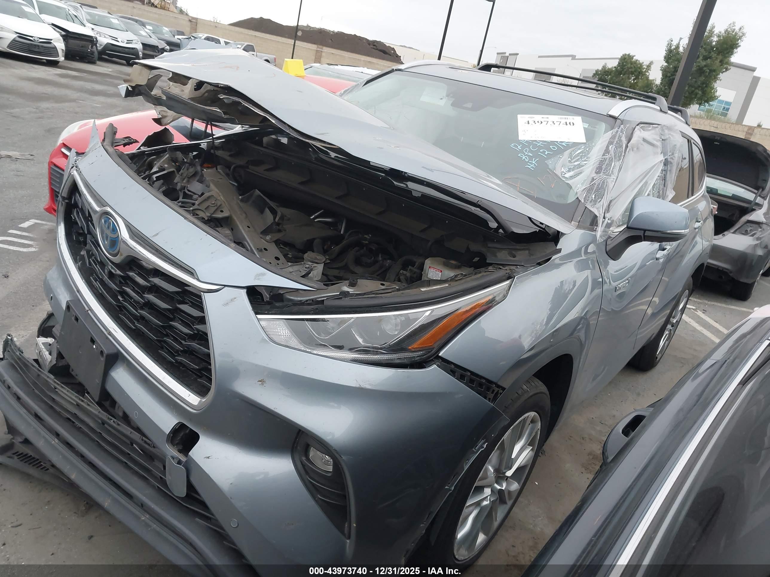 TOYOTA HIGHLANDER image 2