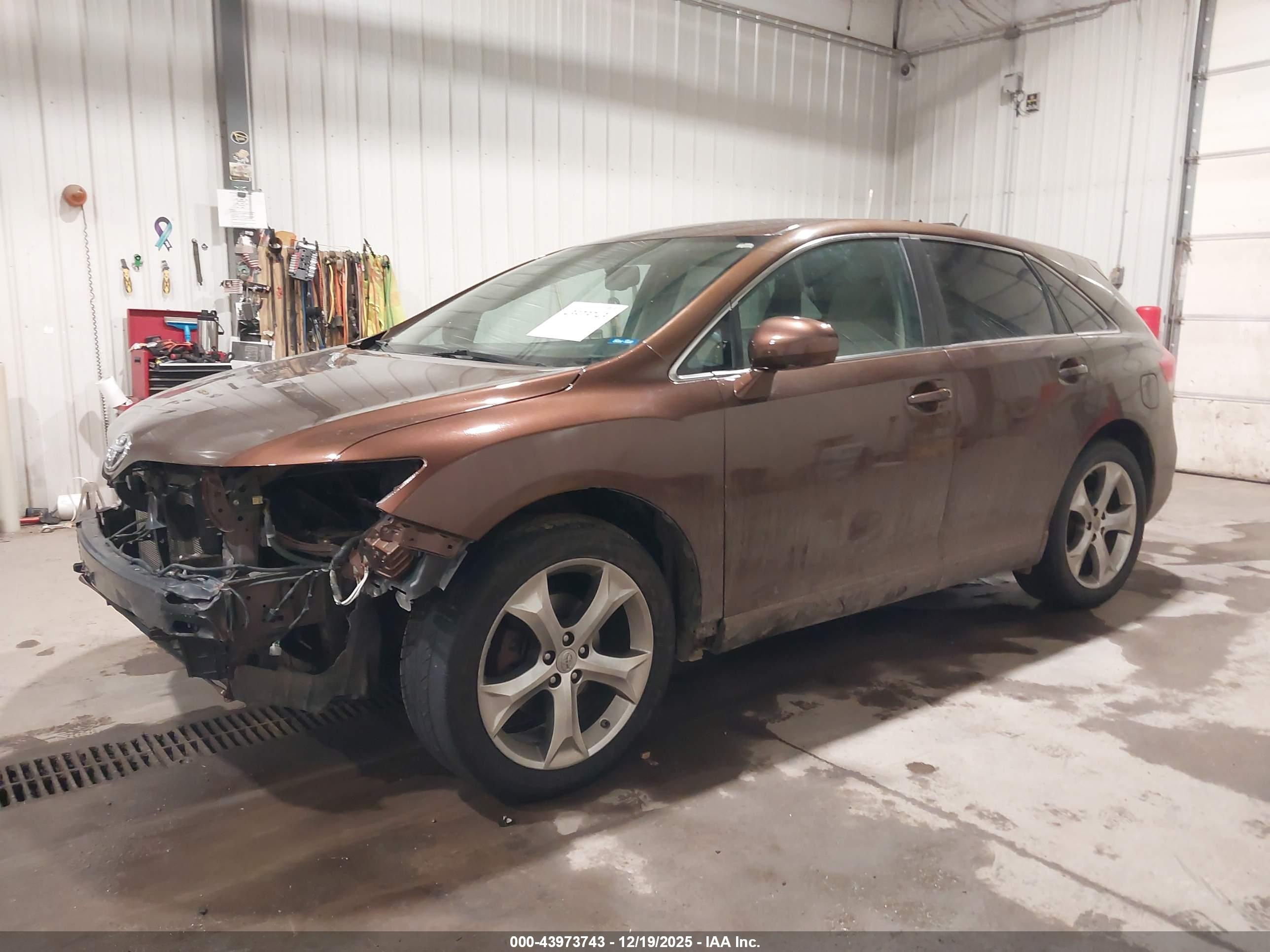 TOYOTA VENZA image 2