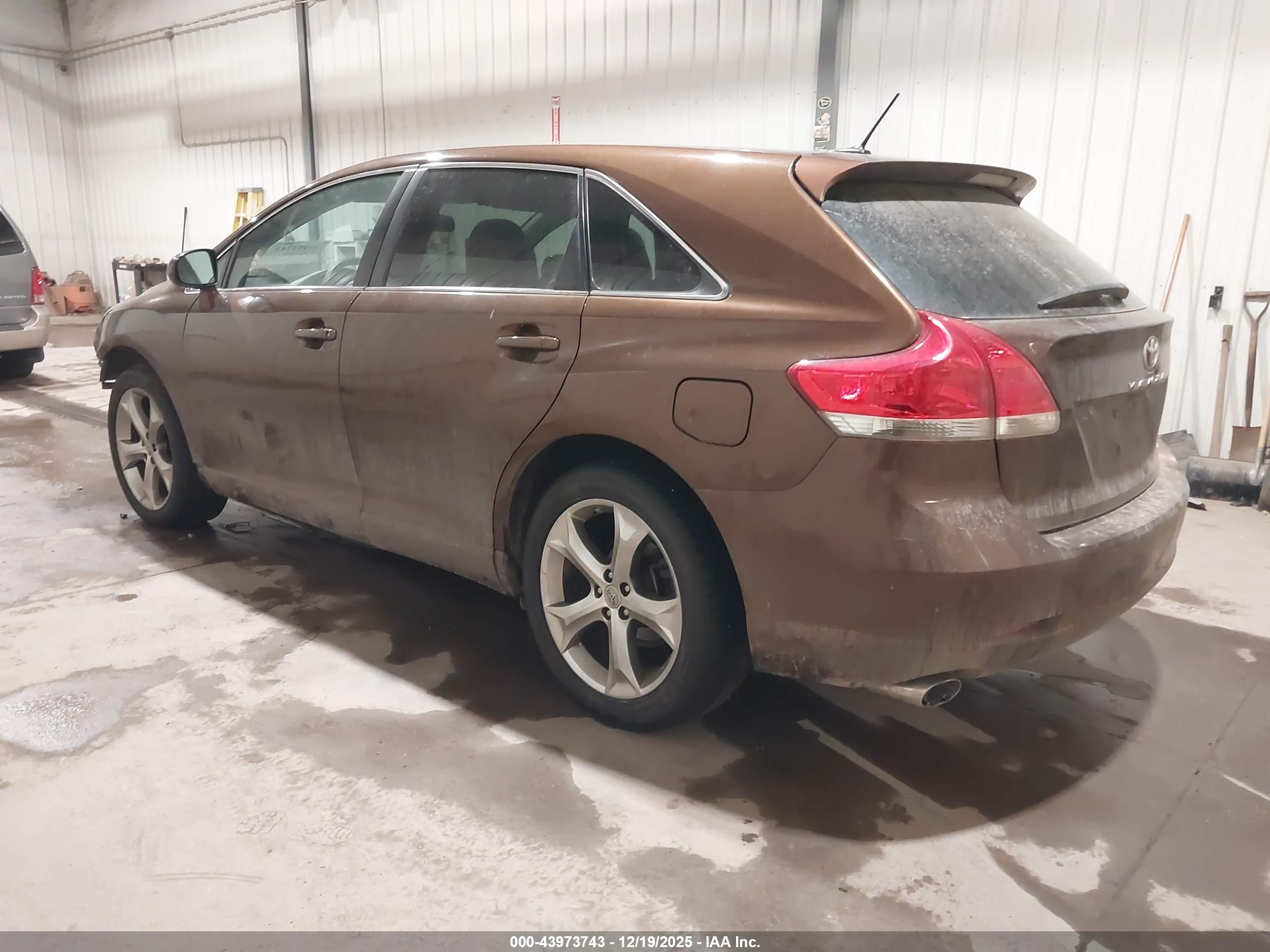 TOYOTA VENZA image 3