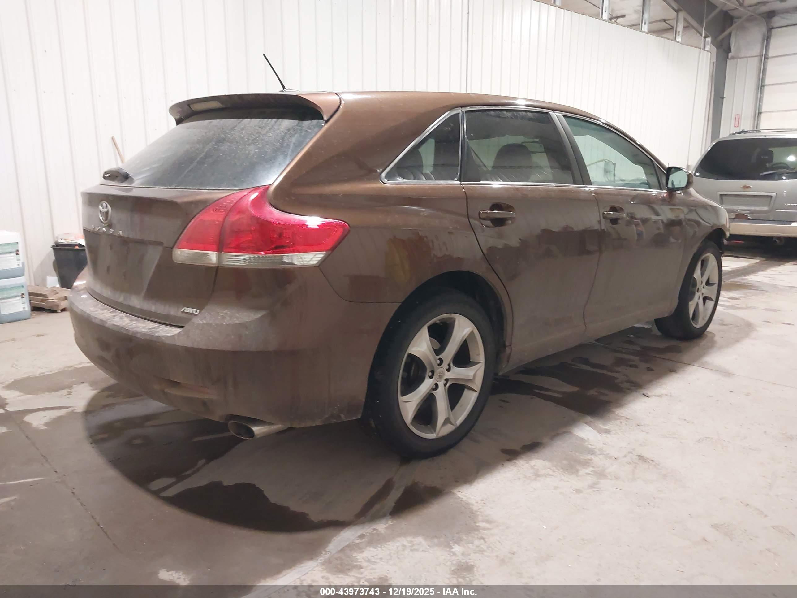TOYOTA VENZA image 4