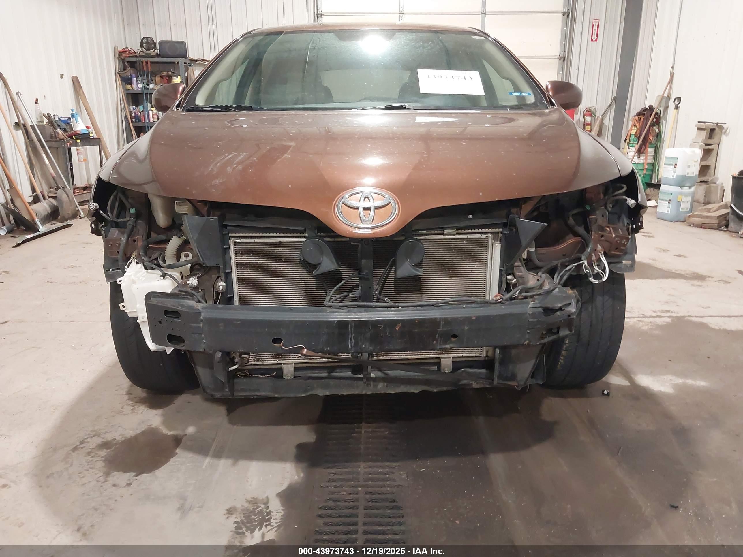 TOYOTA VENZA image 6