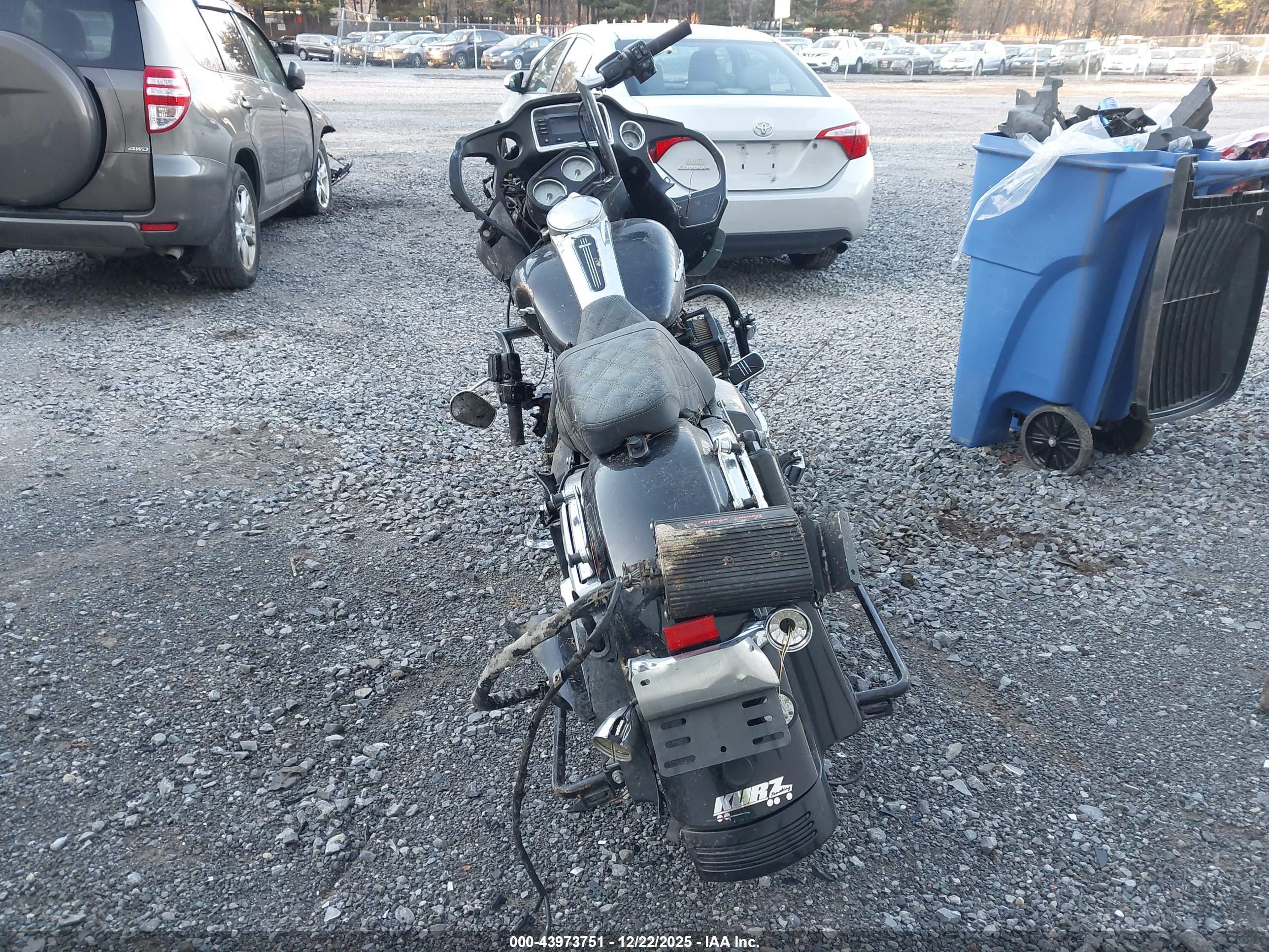 HARLEY-DAVIDSON FLTRX image 6