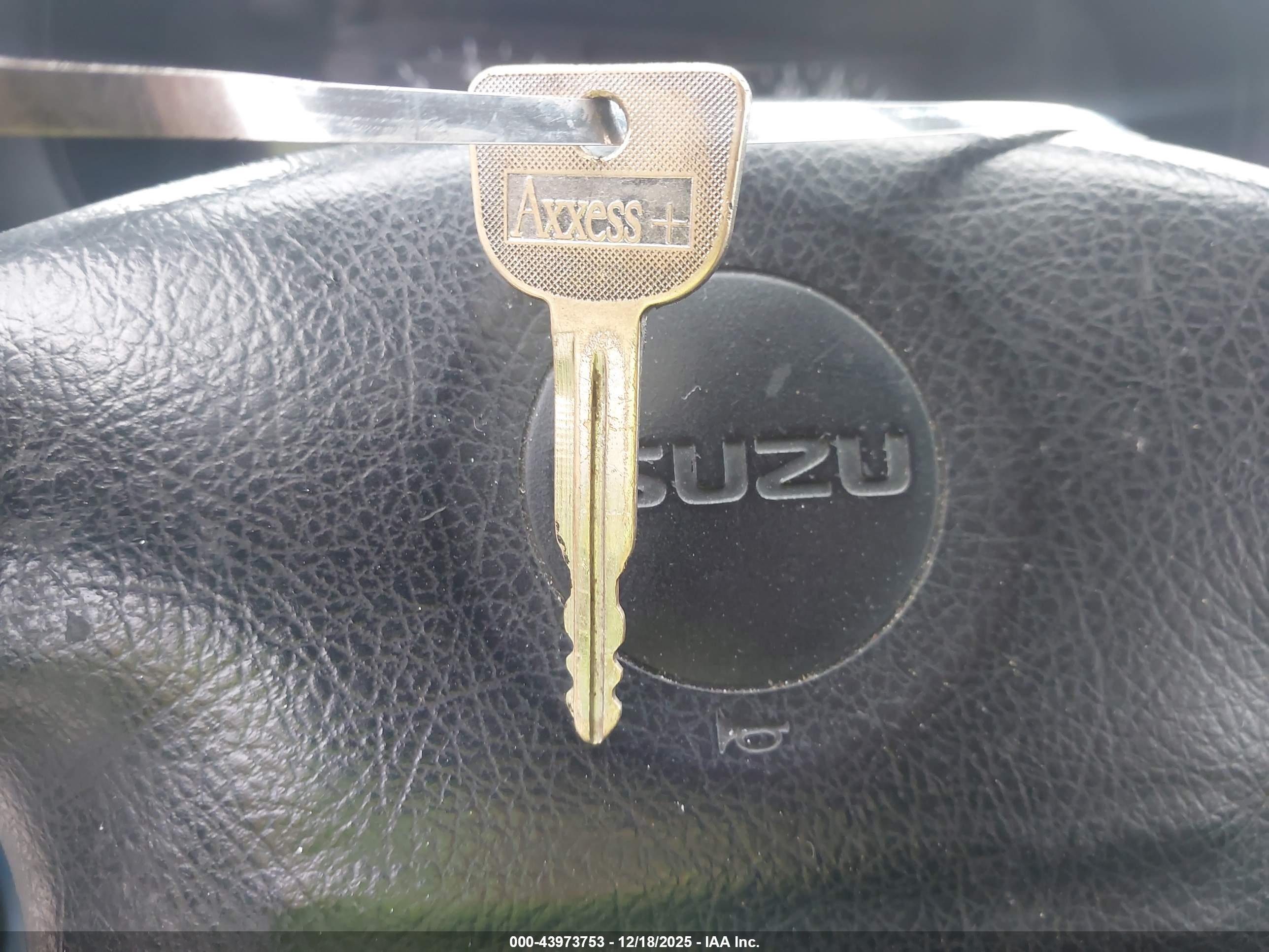 ISUZU RODEO image 11