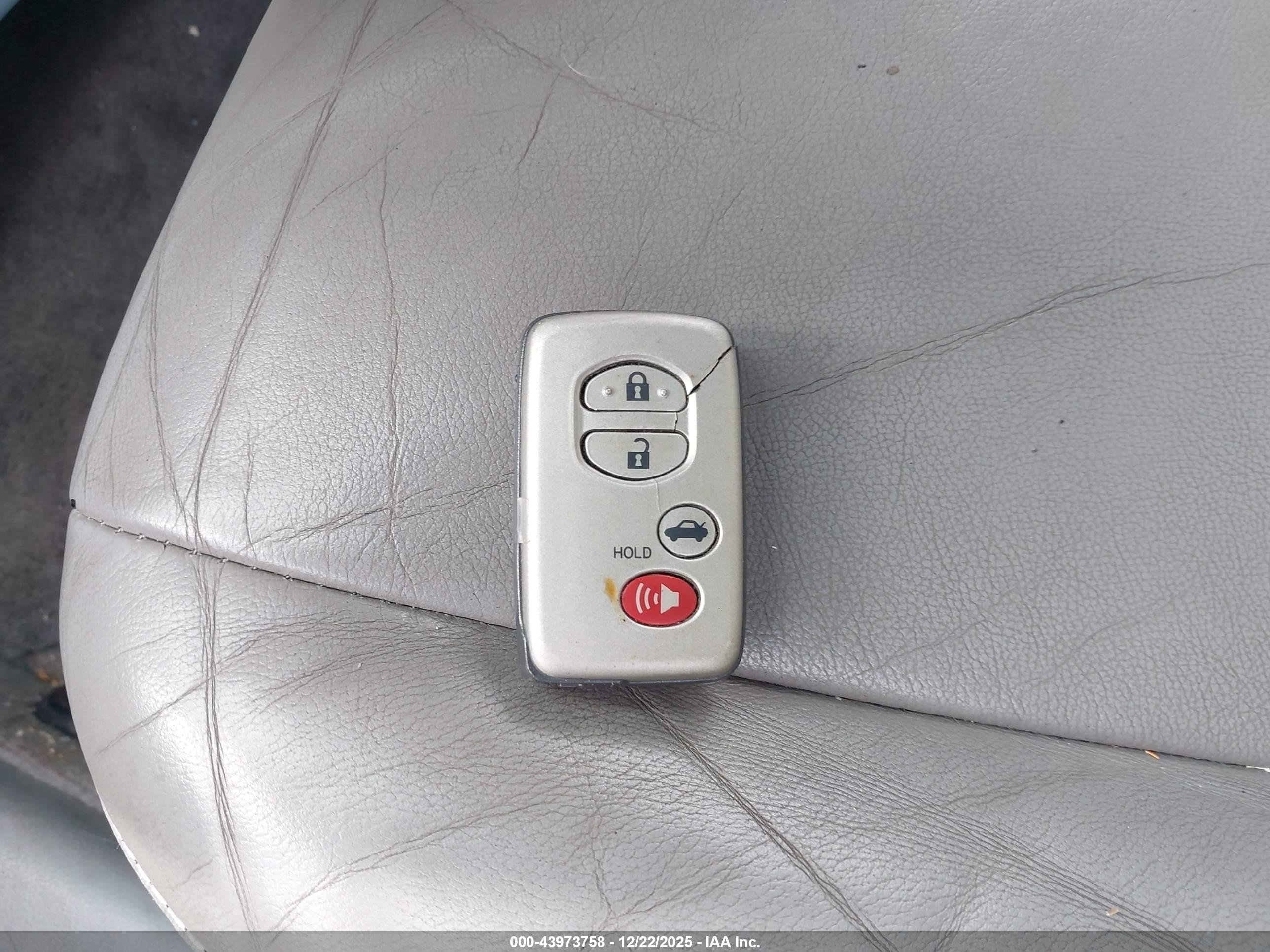 TOYOTA CAMRY image 11