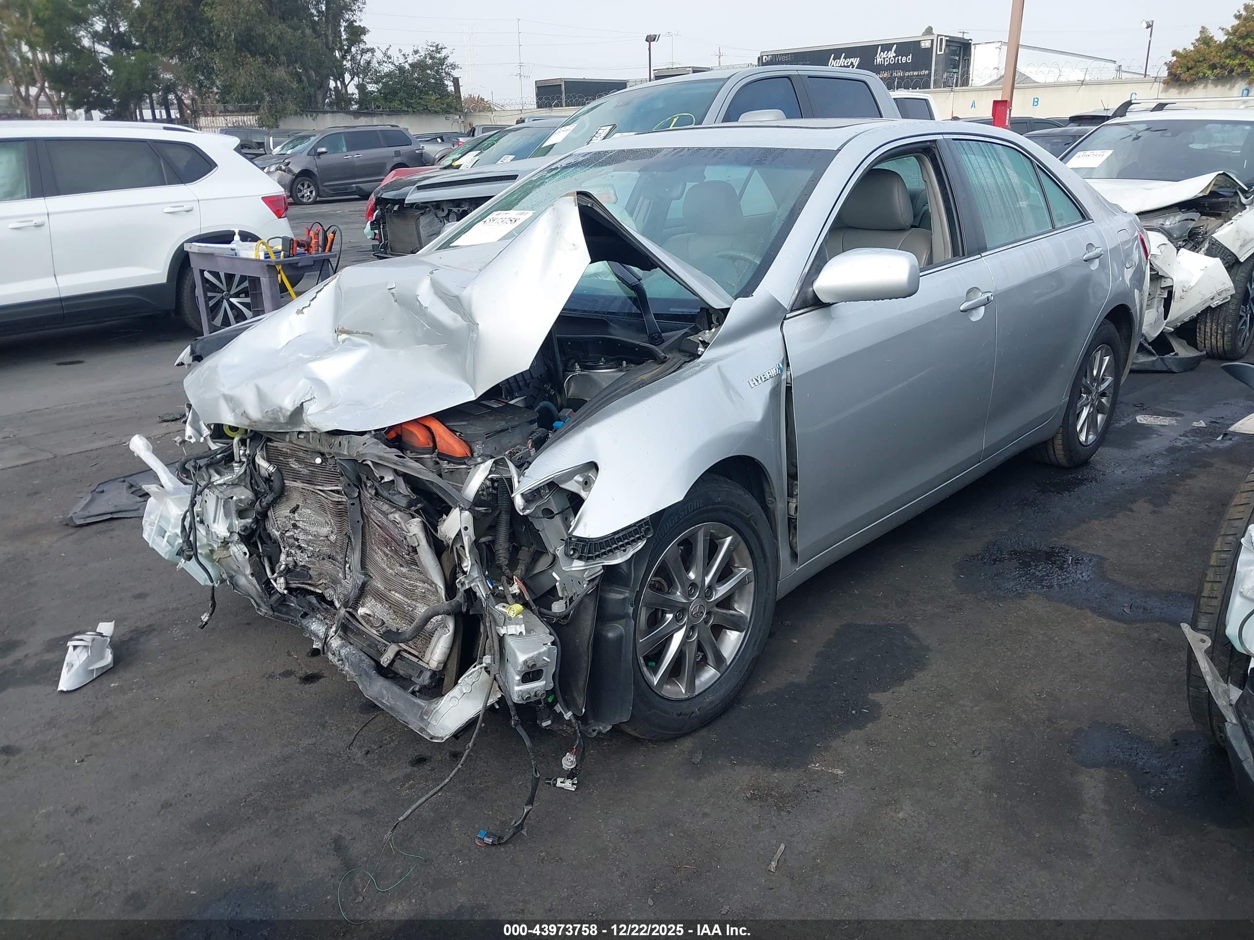 TOYOTA CAMRY image 2