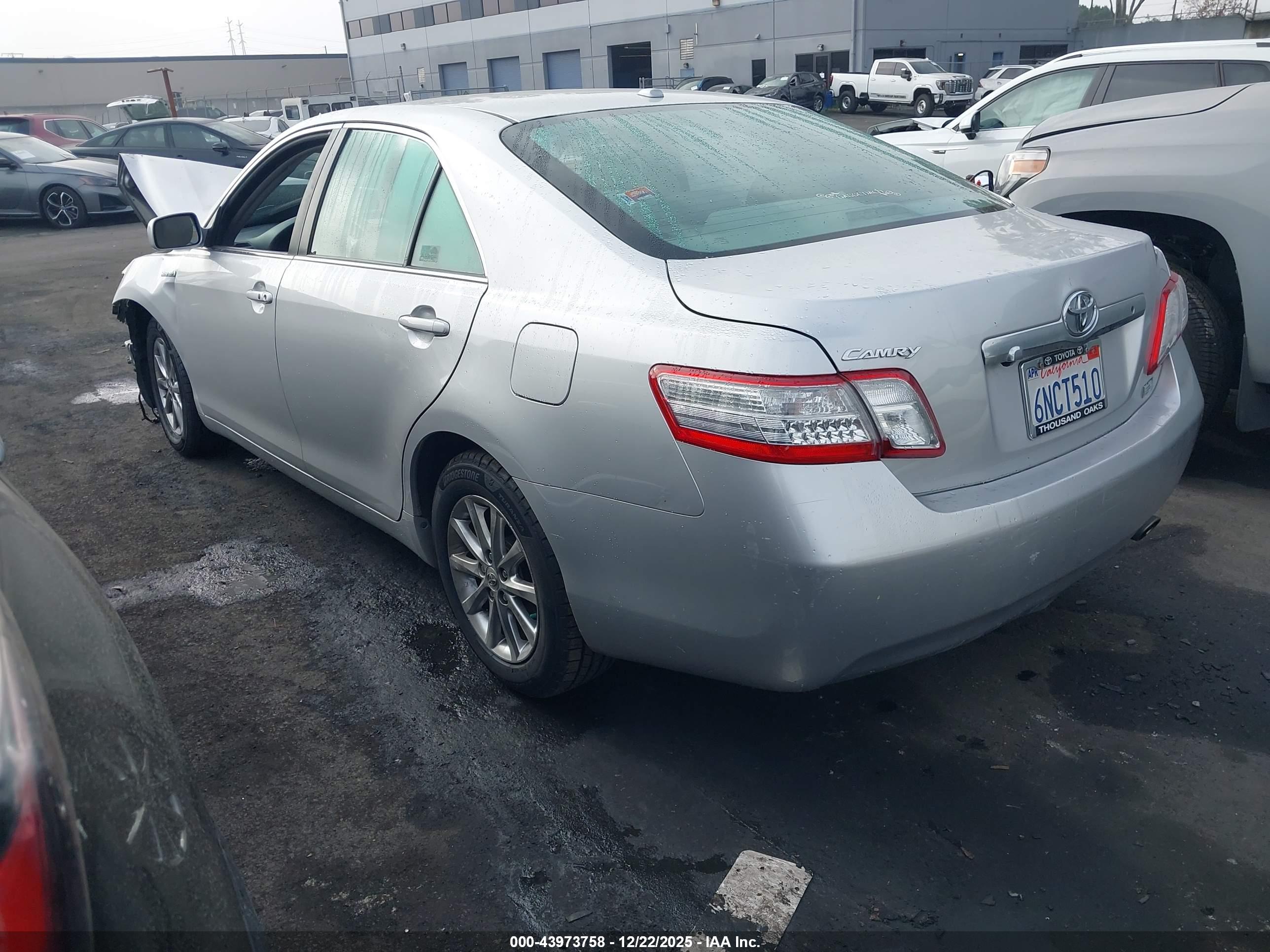 TOYOTA CAMRY image 3