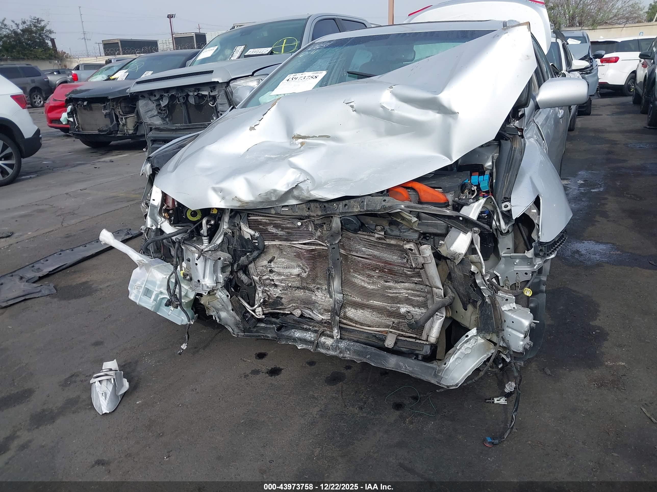 TOYOTA CAMRY image 6