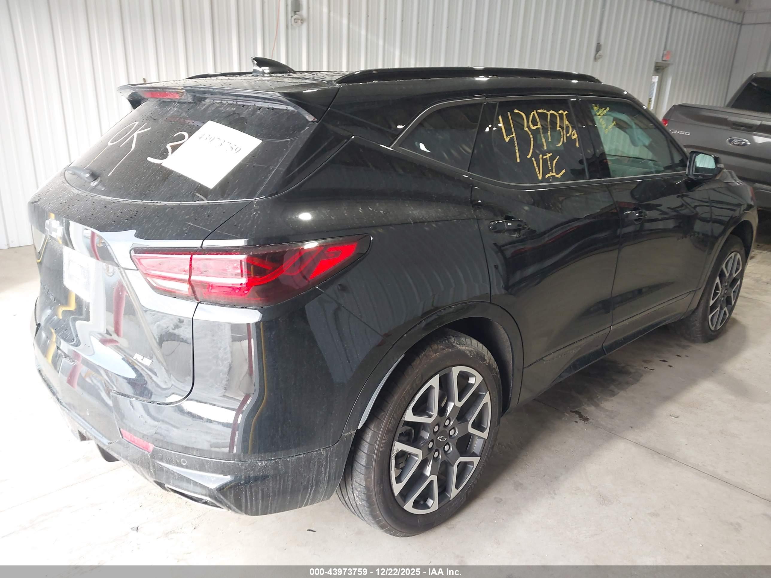 CHEVROLET BLAZER image 4