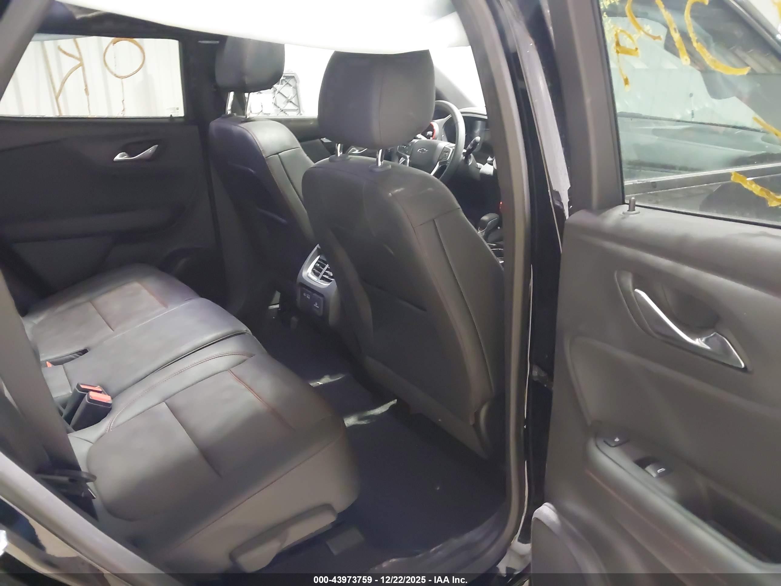 CHEVROLET BLAZER image 8