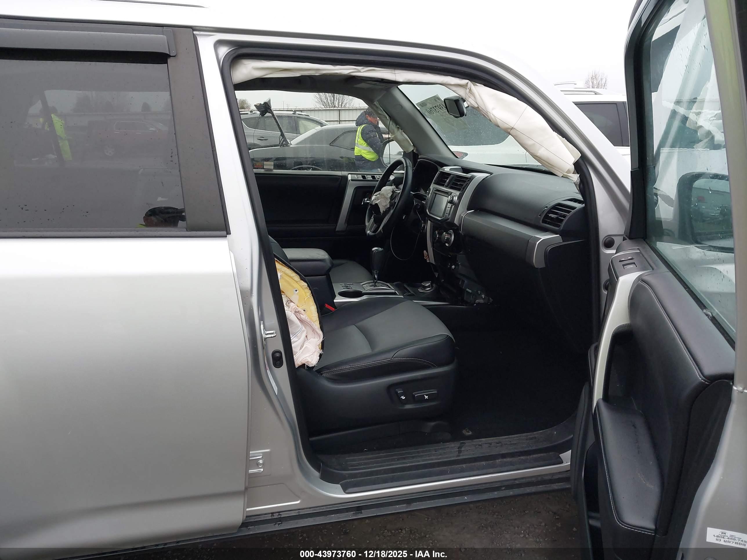 TOYOTA 4RUNNER image 5