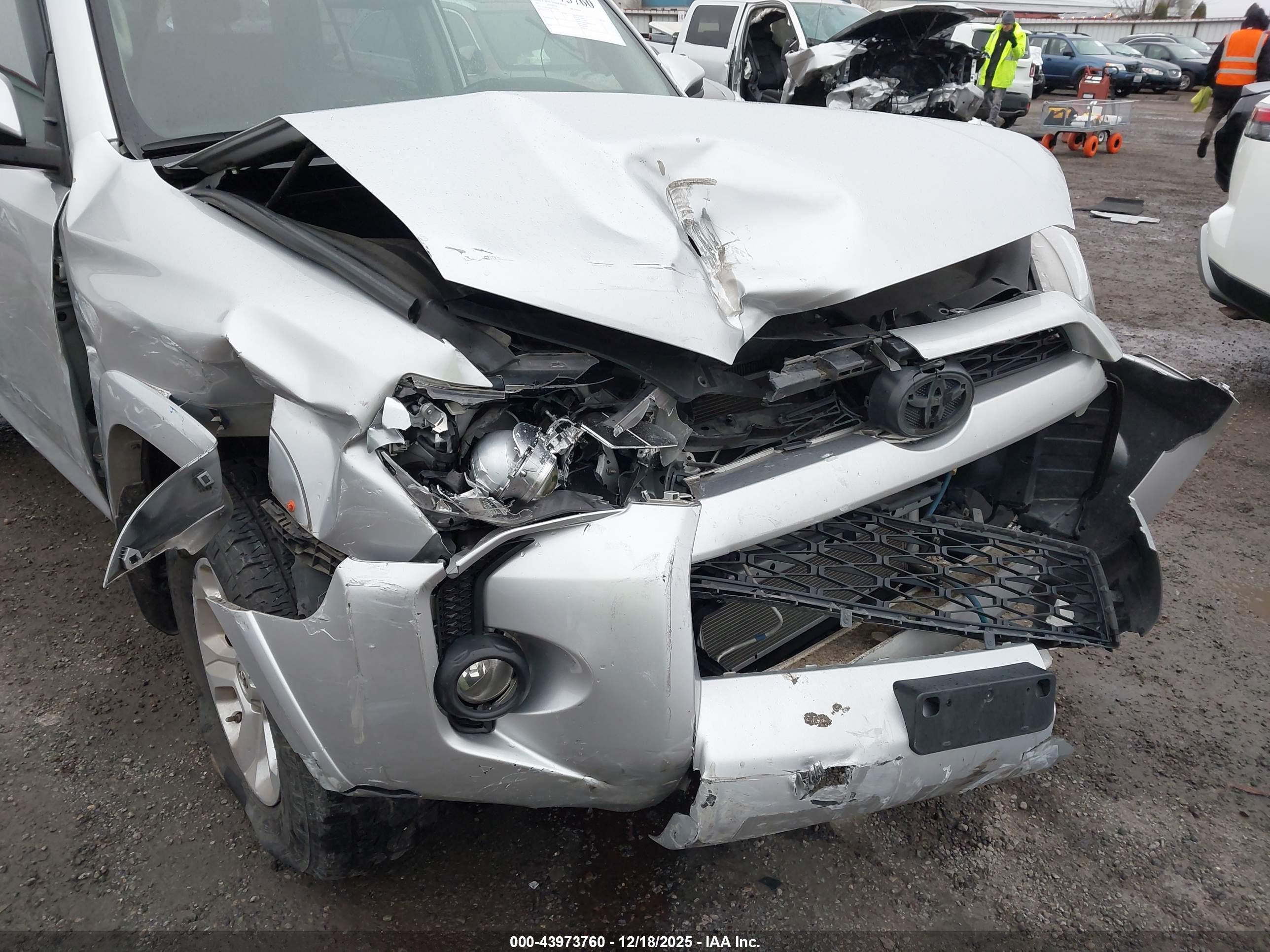 TOYOTA 4RUNNER image 6