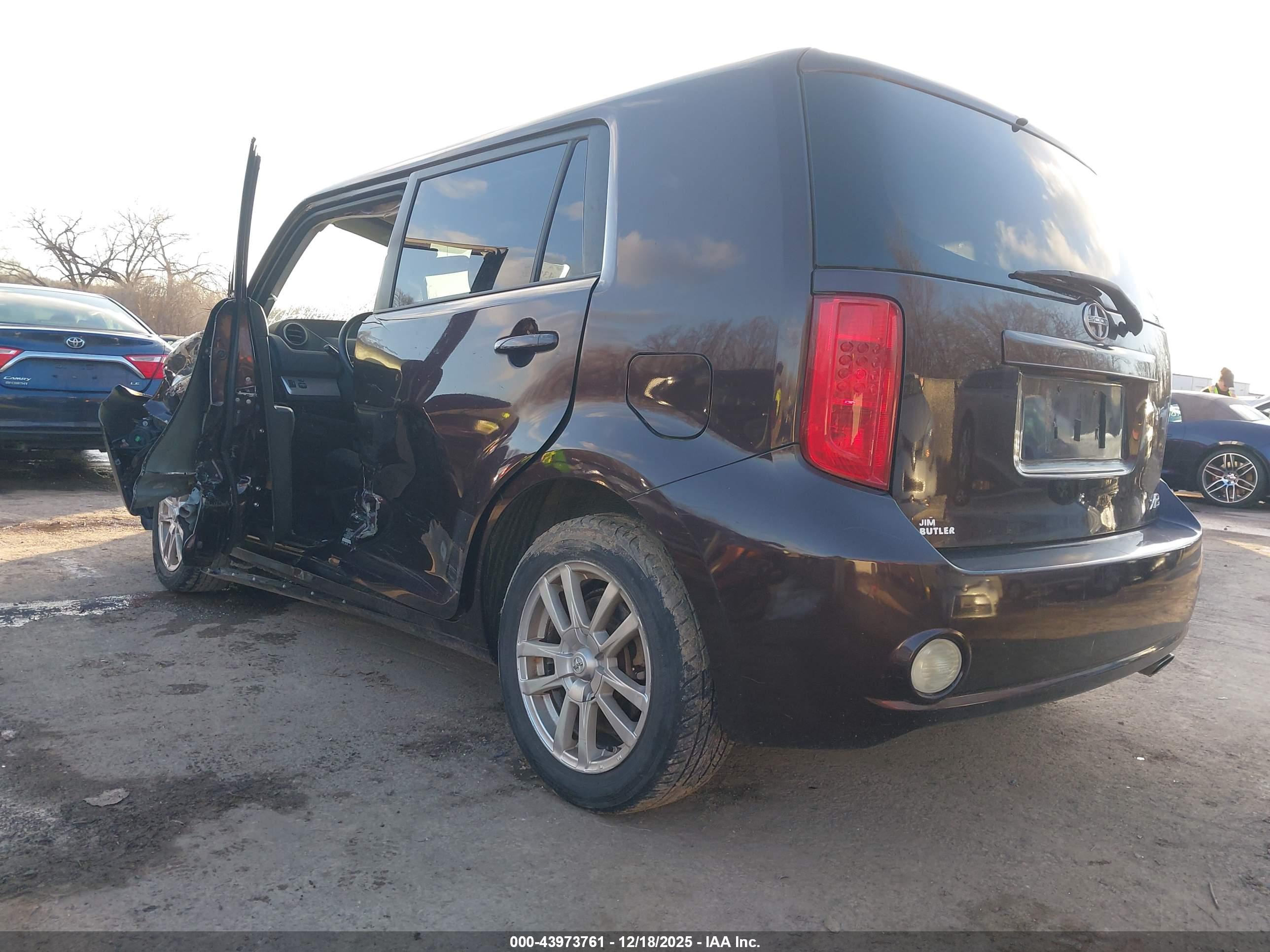 SCION XB image 3