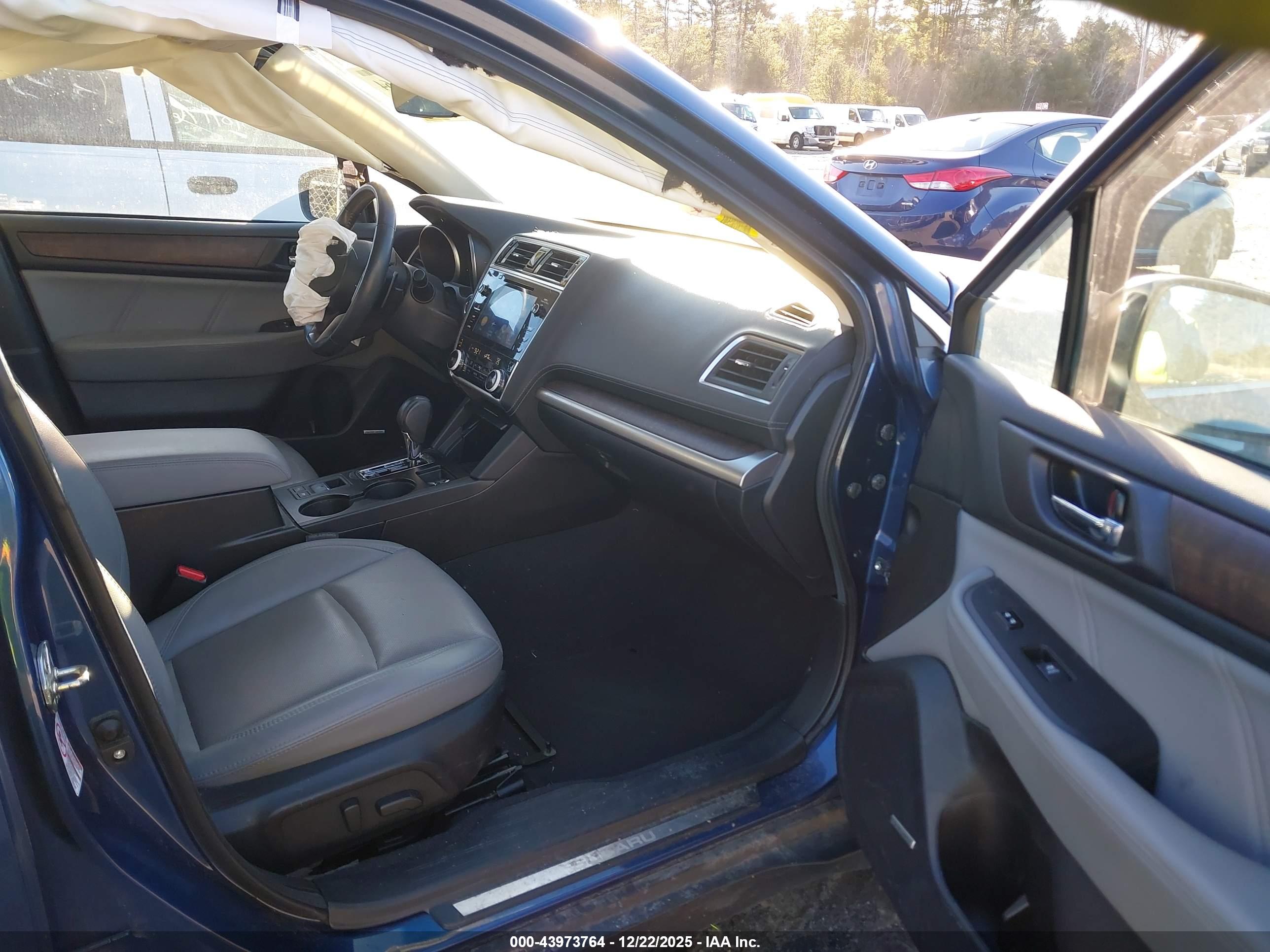 SUBARU OUTBACK image 5