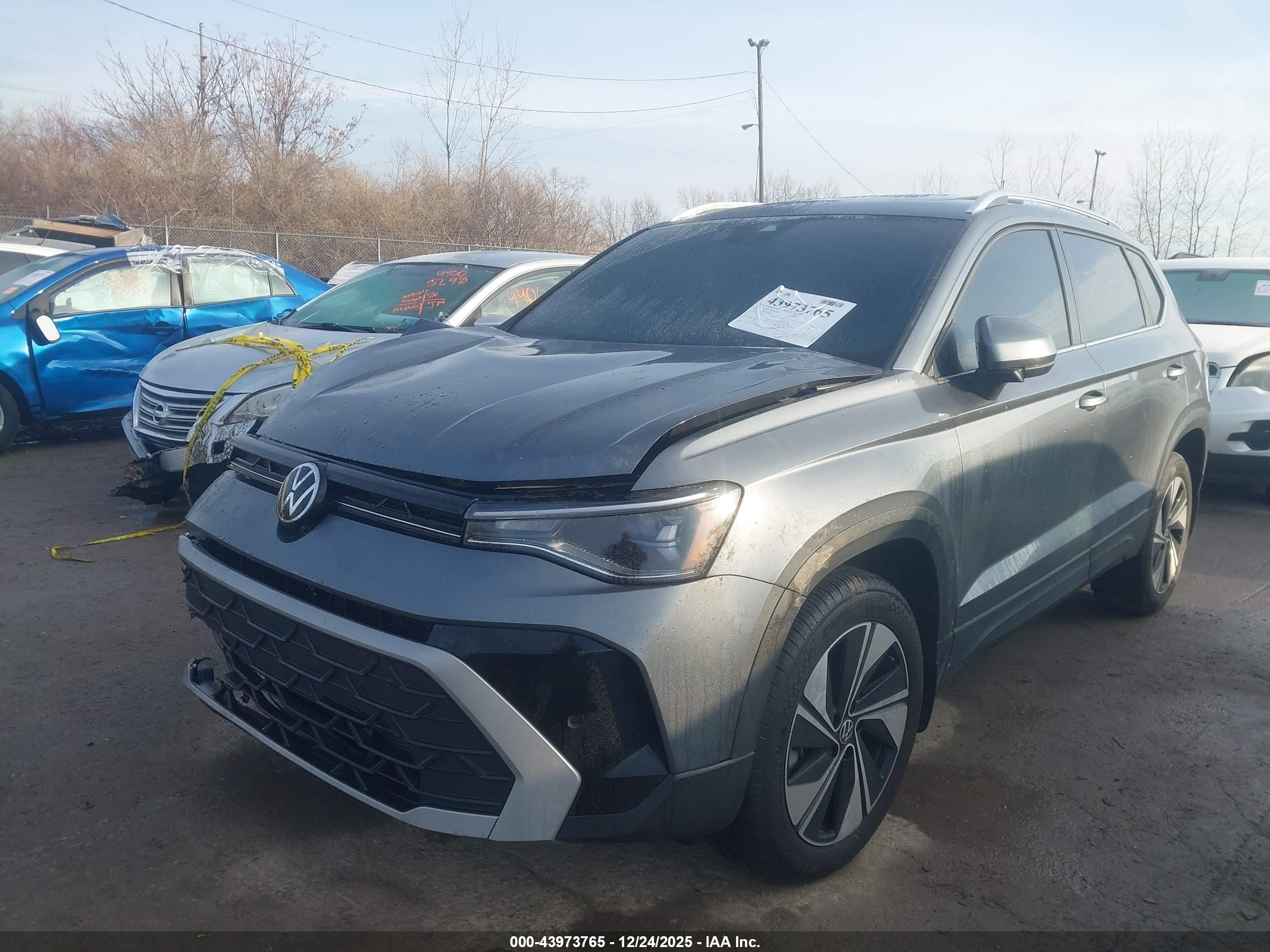 VOLKSWAGEN TAOS image 2