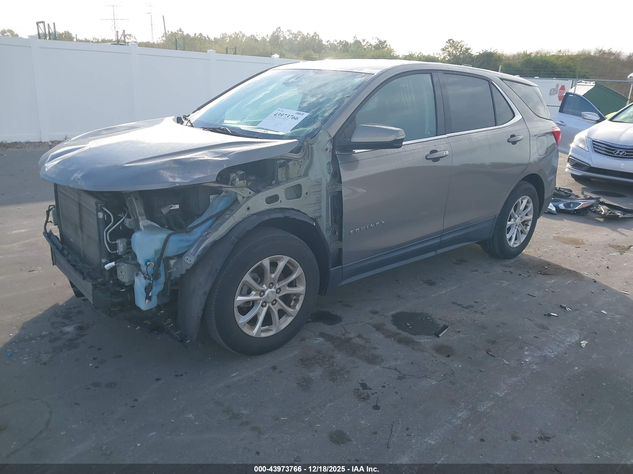 CHEVROLET EQUINOX image 2