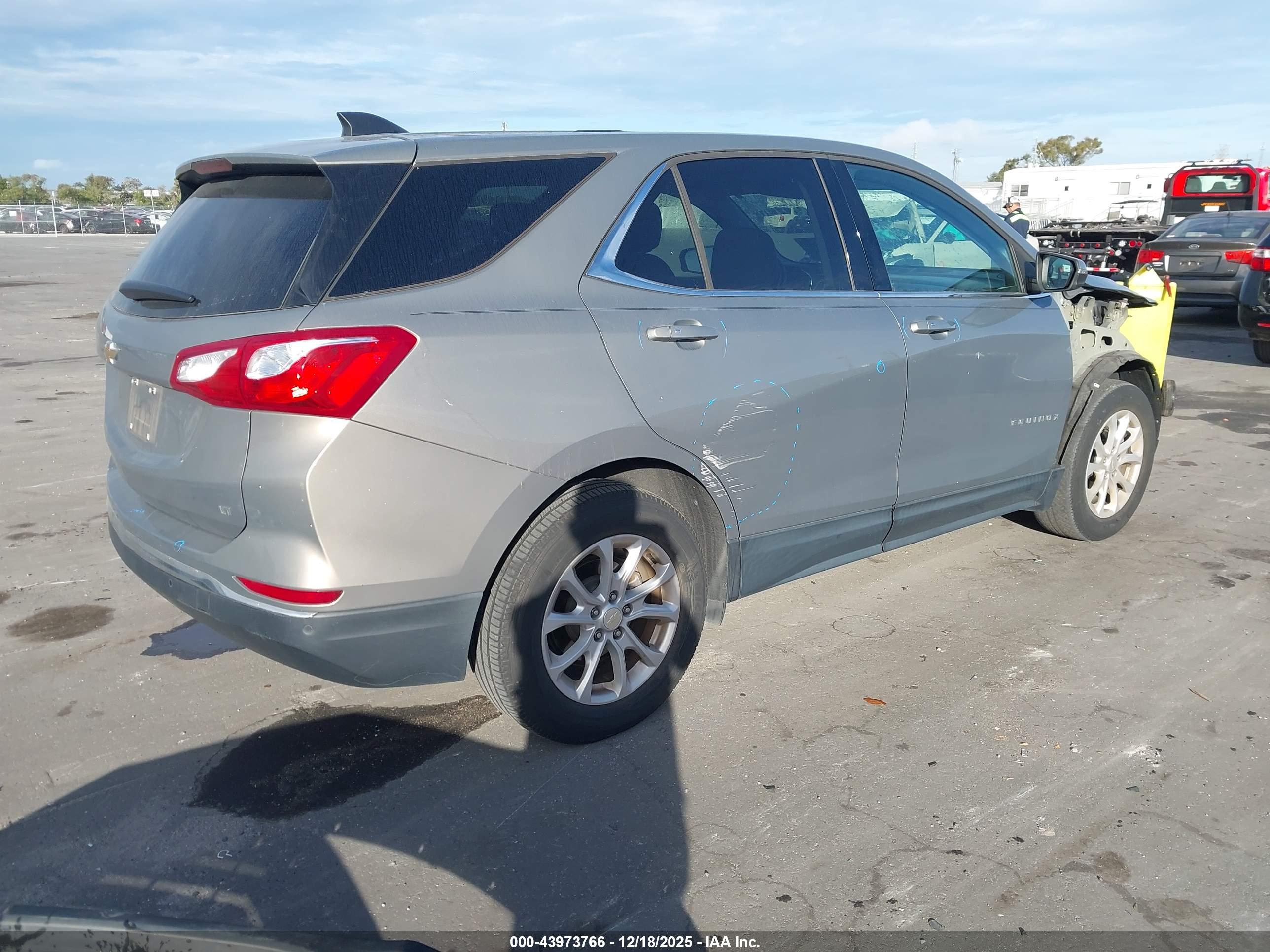CHEVROLET EQUINOX image 4