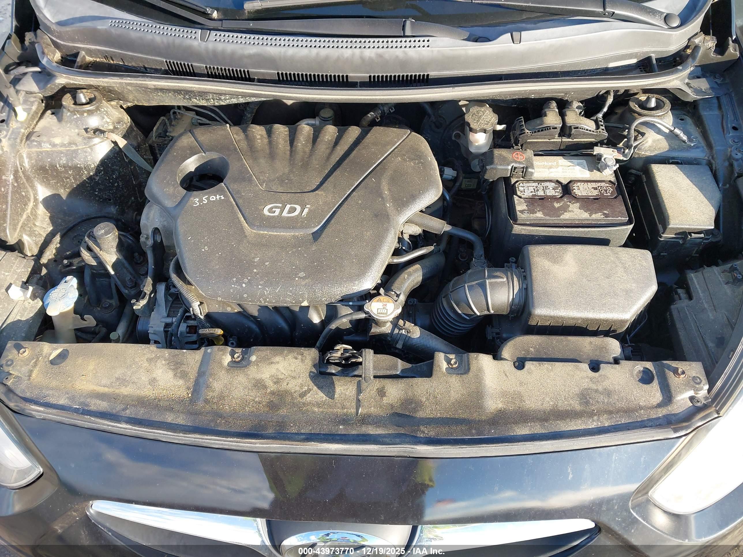HYUNDAI ACCENT image 10