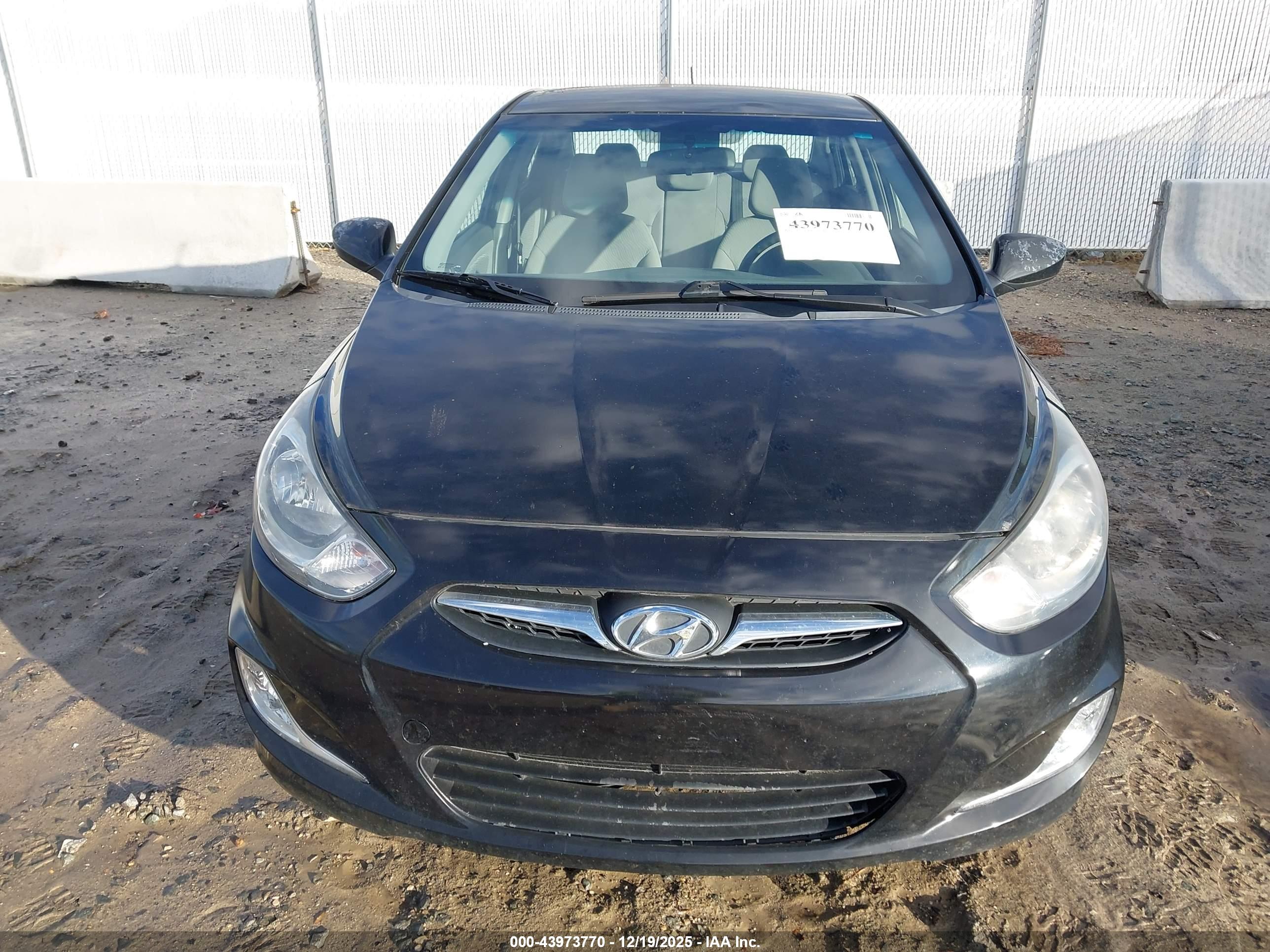 HYUNDAI ACCENT image 6