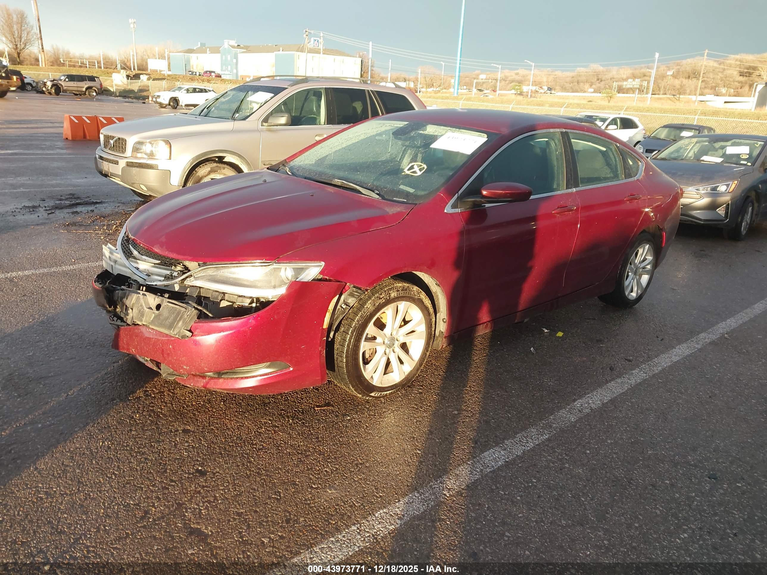 CHRYSLER 200 image 2