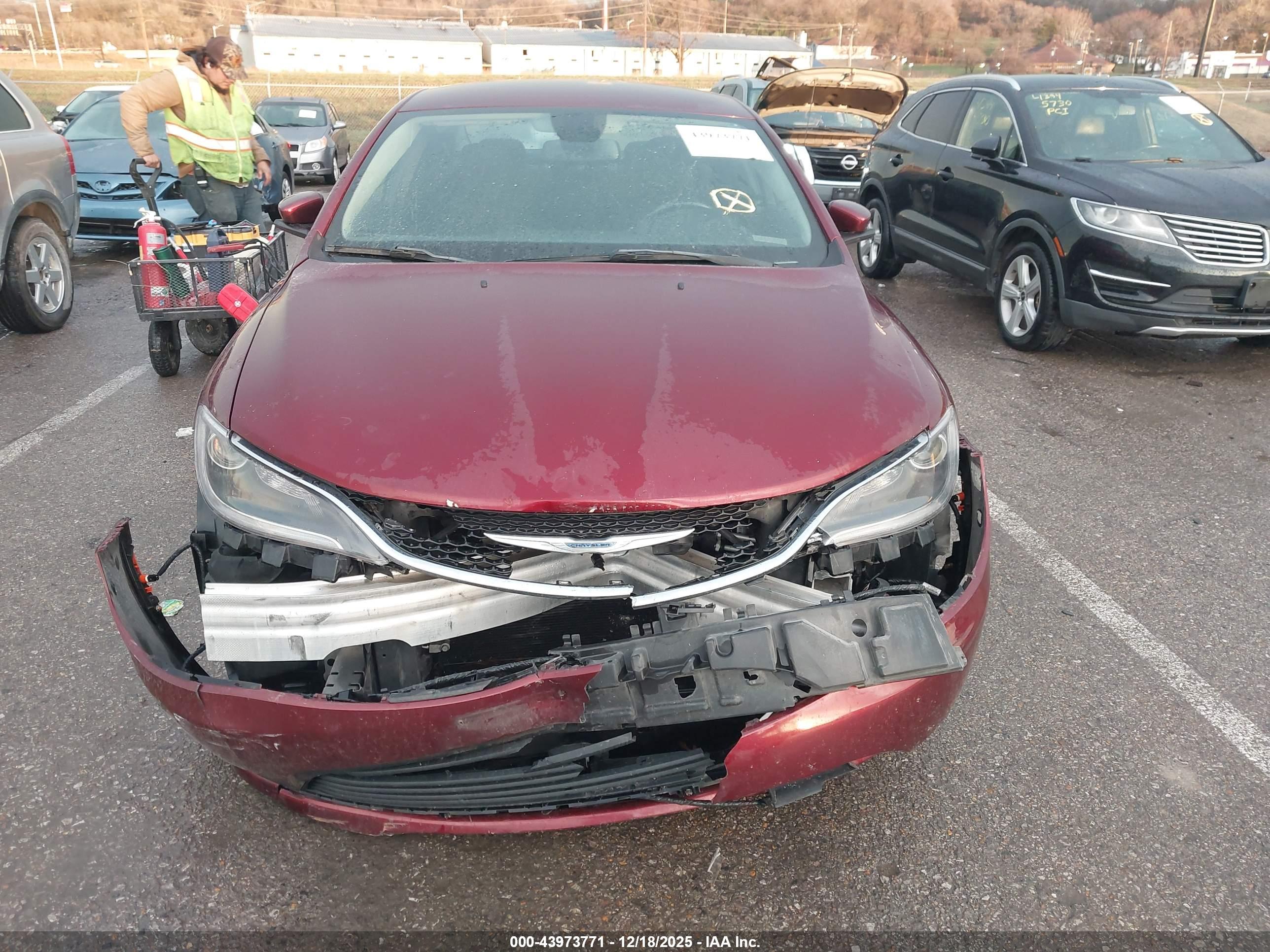 CHRYSLER 200 image 6