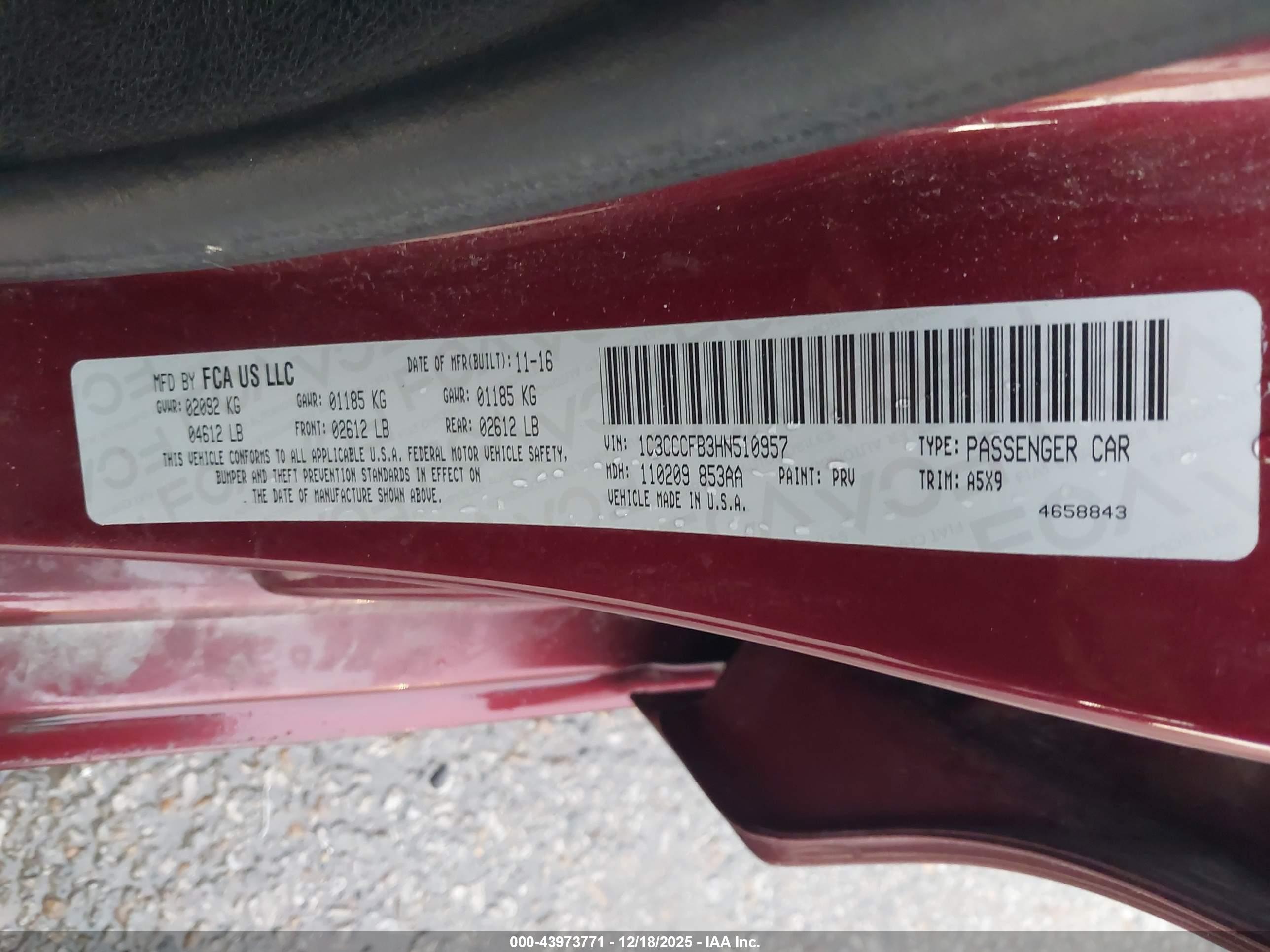 CHRYSLER 200 image 9