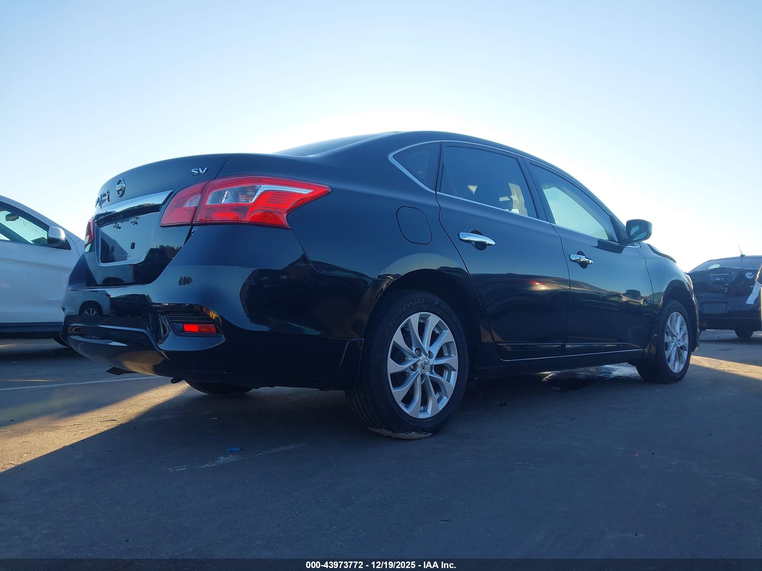 NISSAN SENTRA image 4