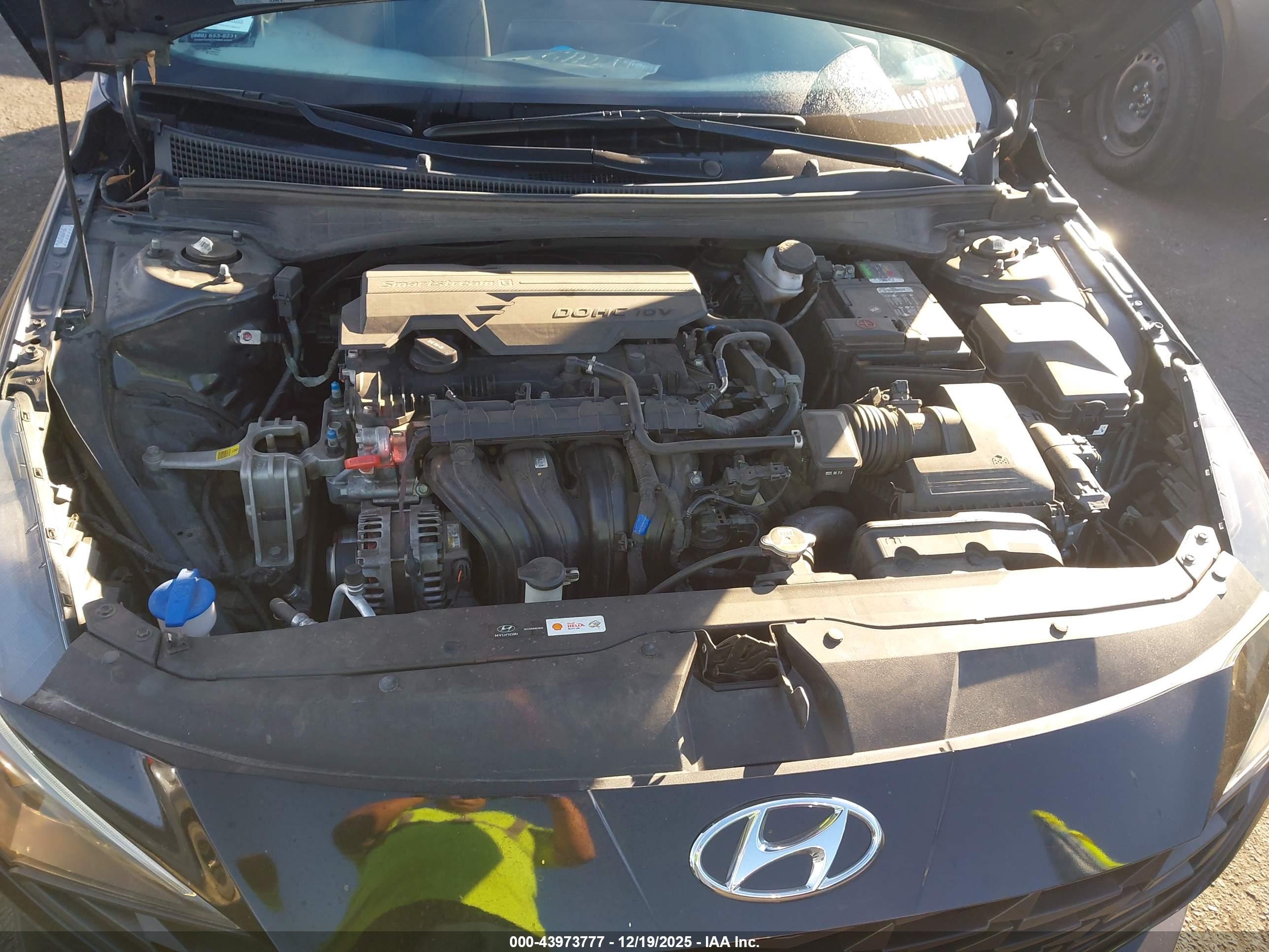 HYUNDAI ELANTRA image 10