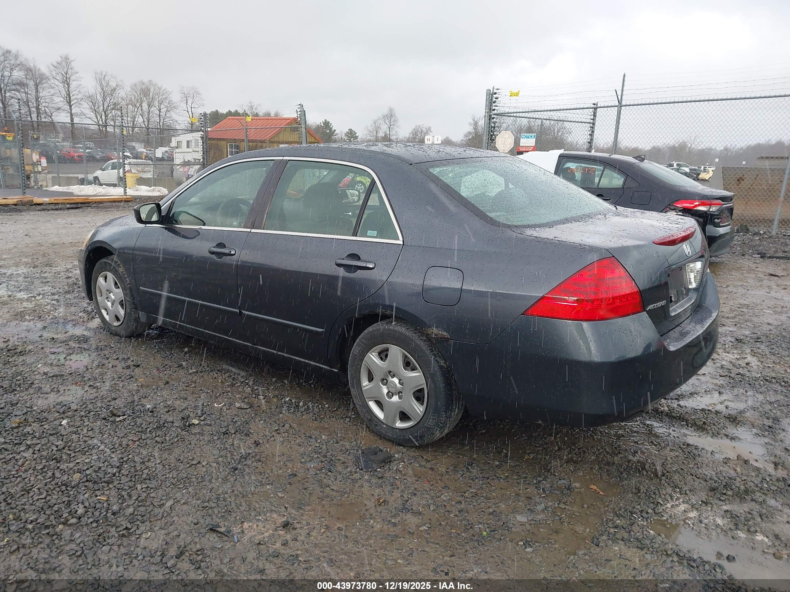 HONDA ACCORD image 3