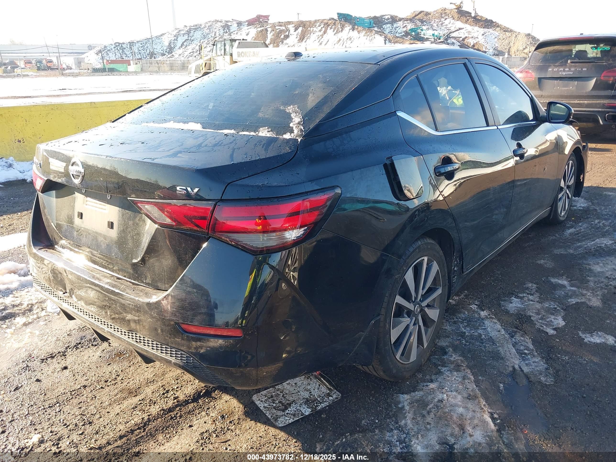 NISSAN SENTRA image 4