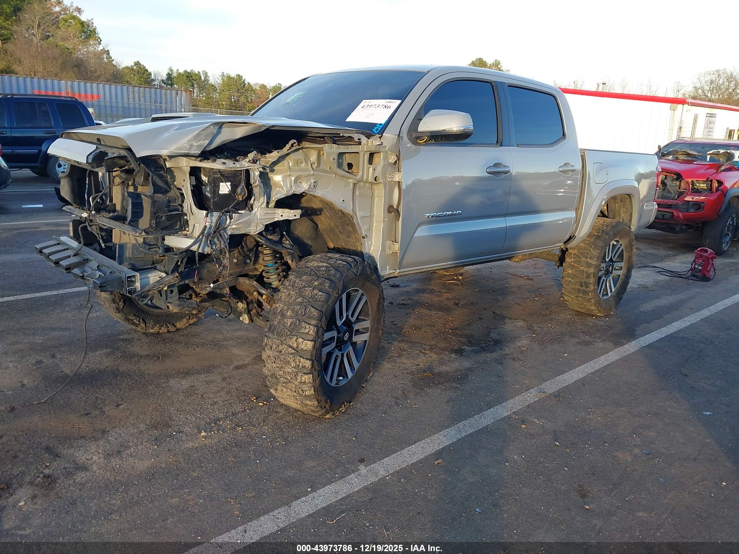 TOYOTA TACOMA image 2