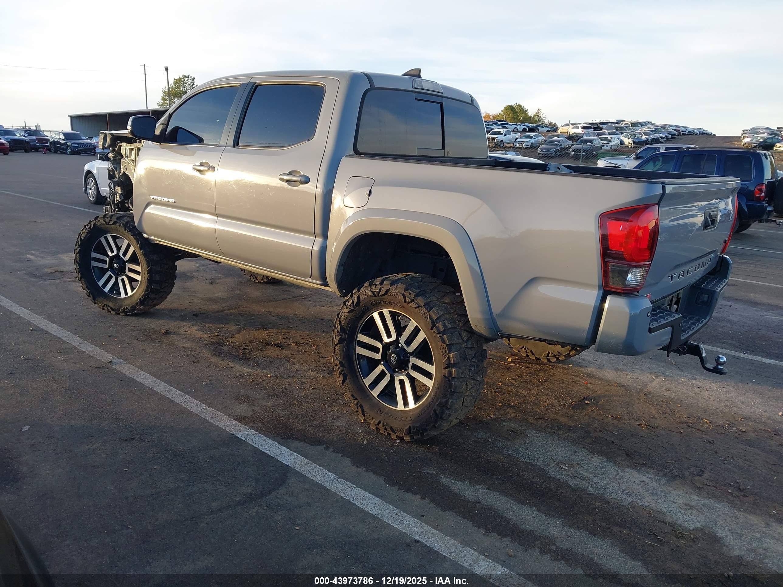TOYOTA TACOMA image 3