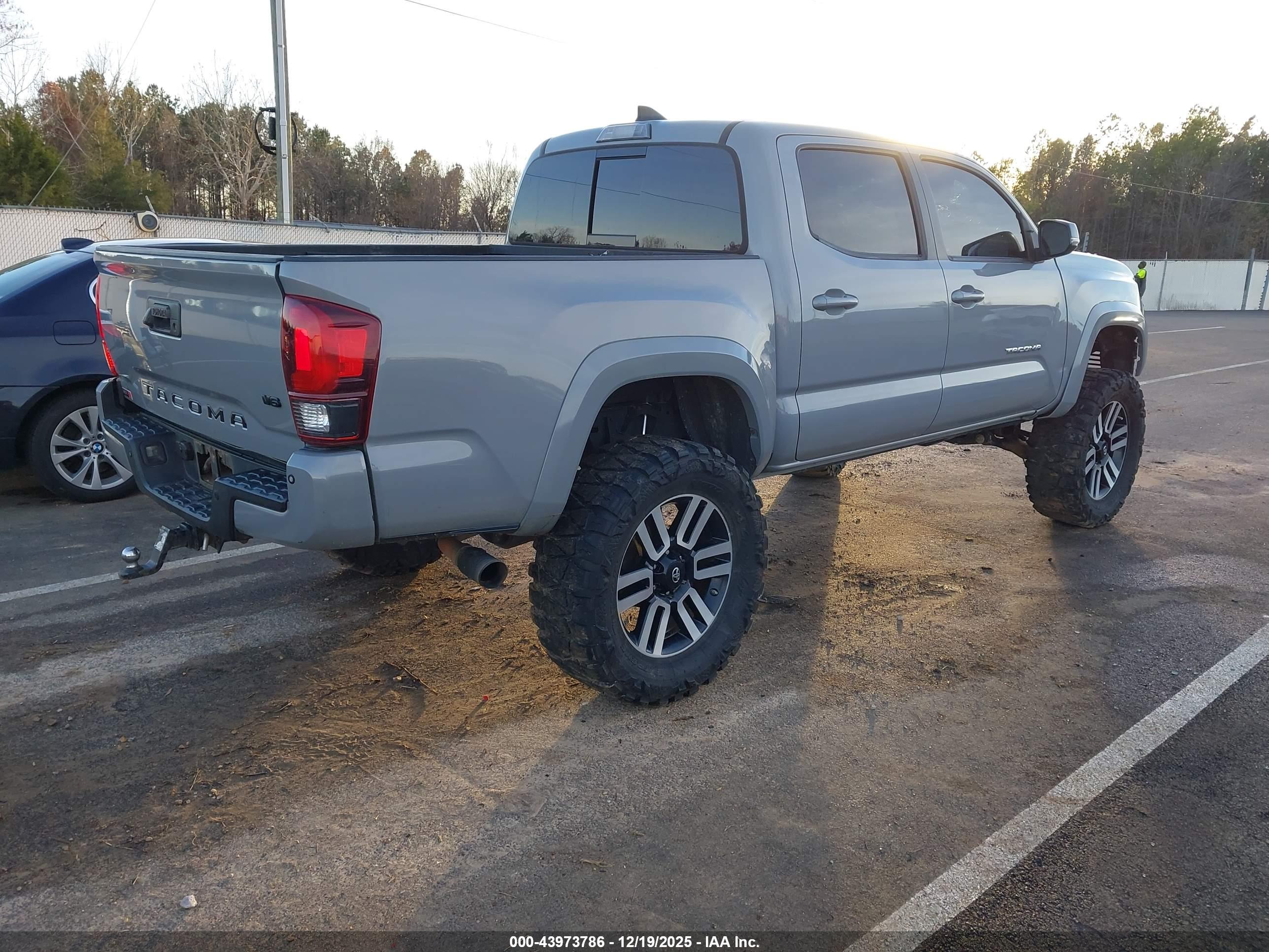 TOYOTA TACOMA image 4