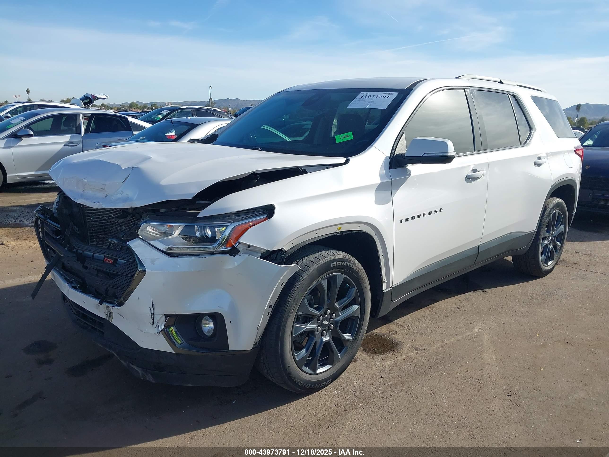 CHEVROLET TRAVERSE image 2