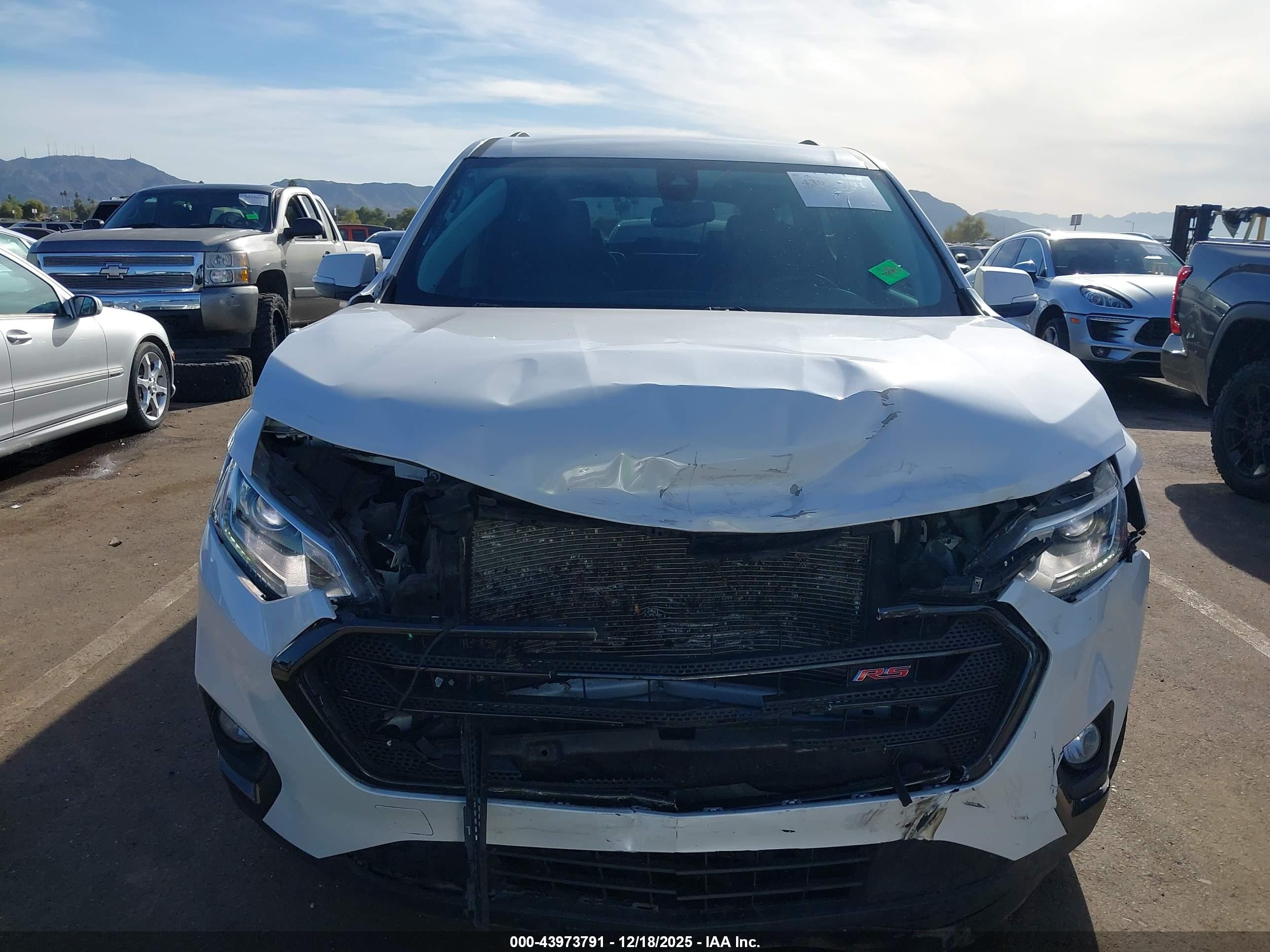 CHEVROLET TRAVERSE image 6