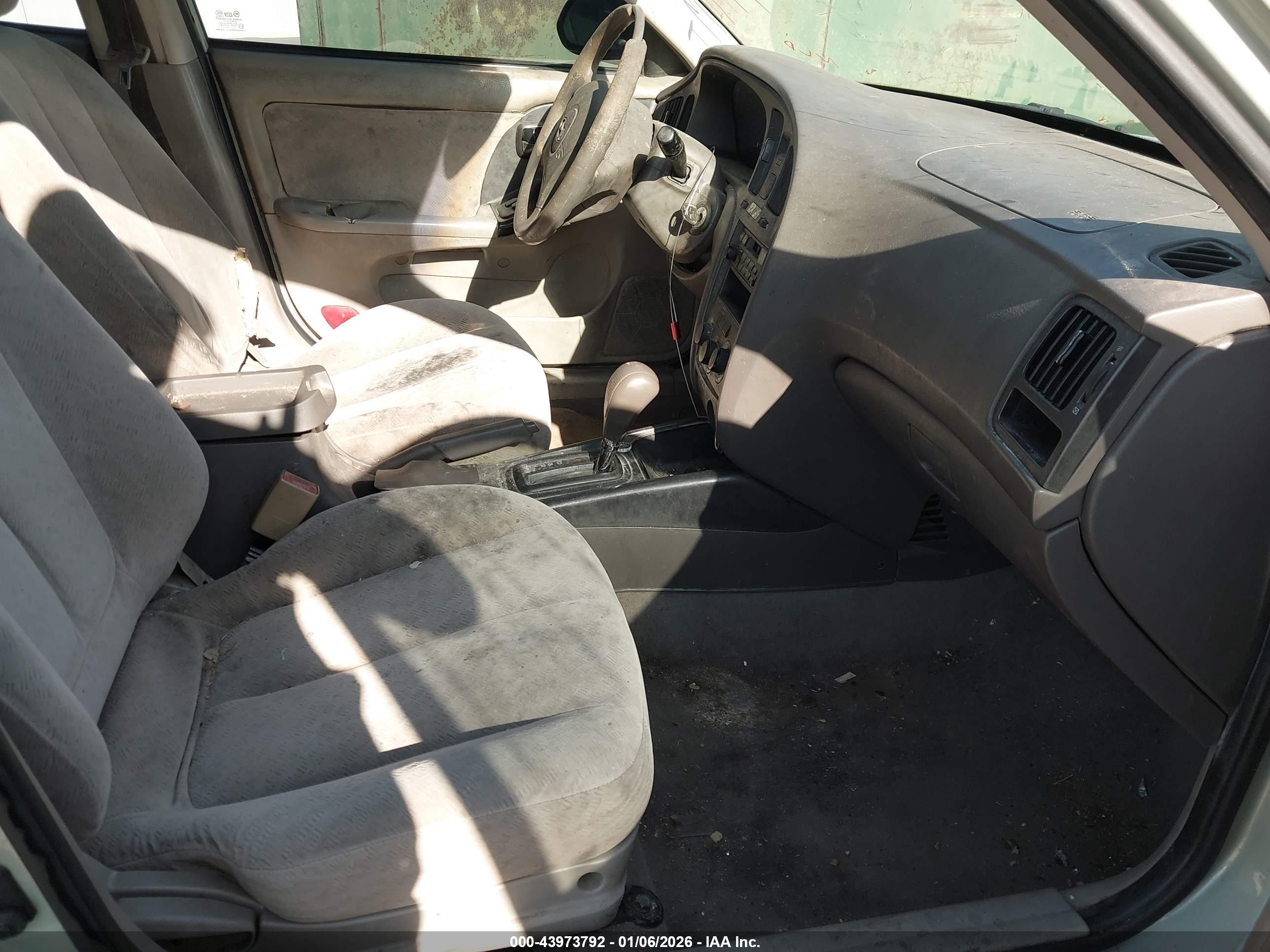 HYUNDAI ELANTRA image 5