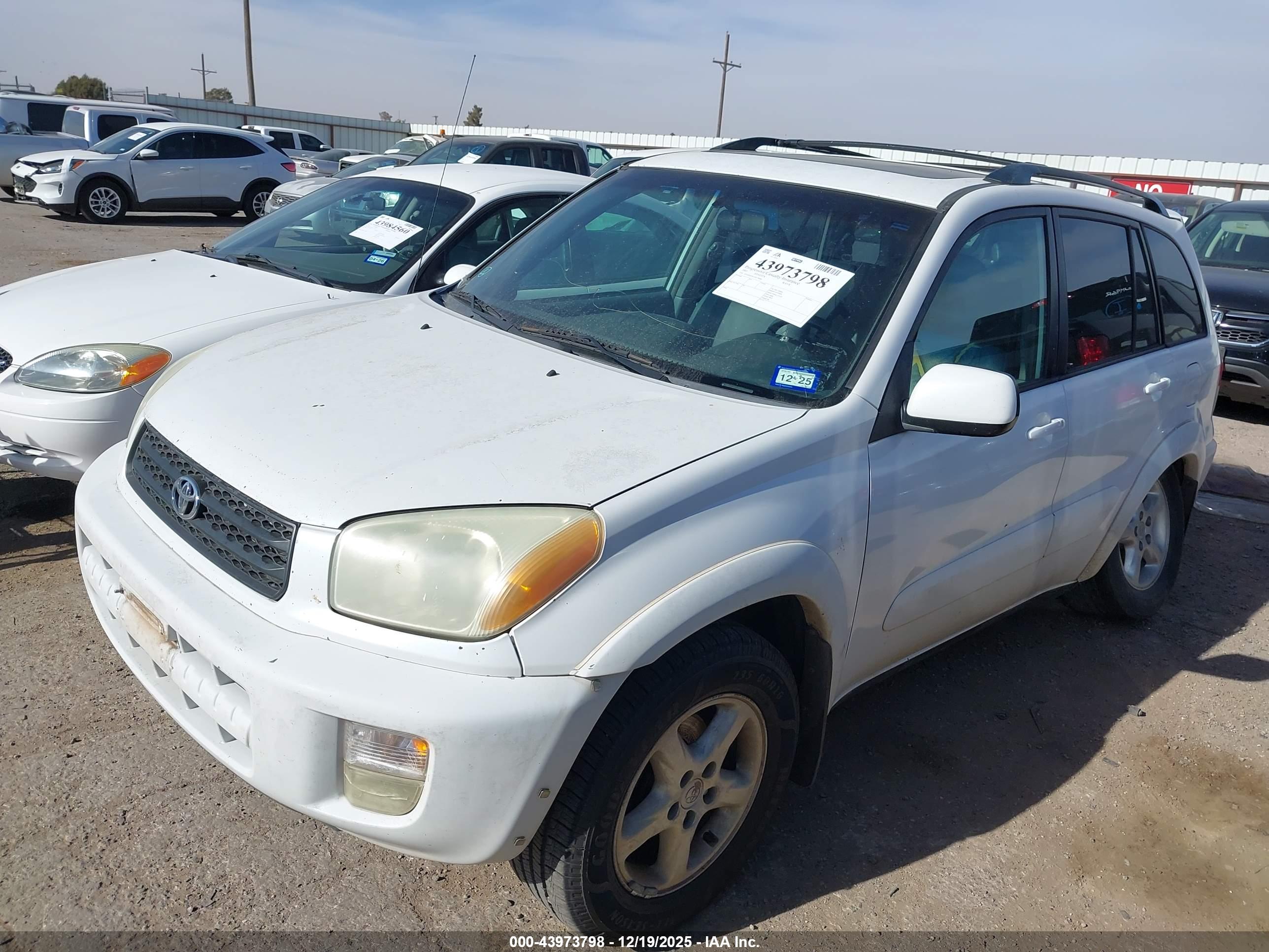 TOYOTA RAV4 image 2