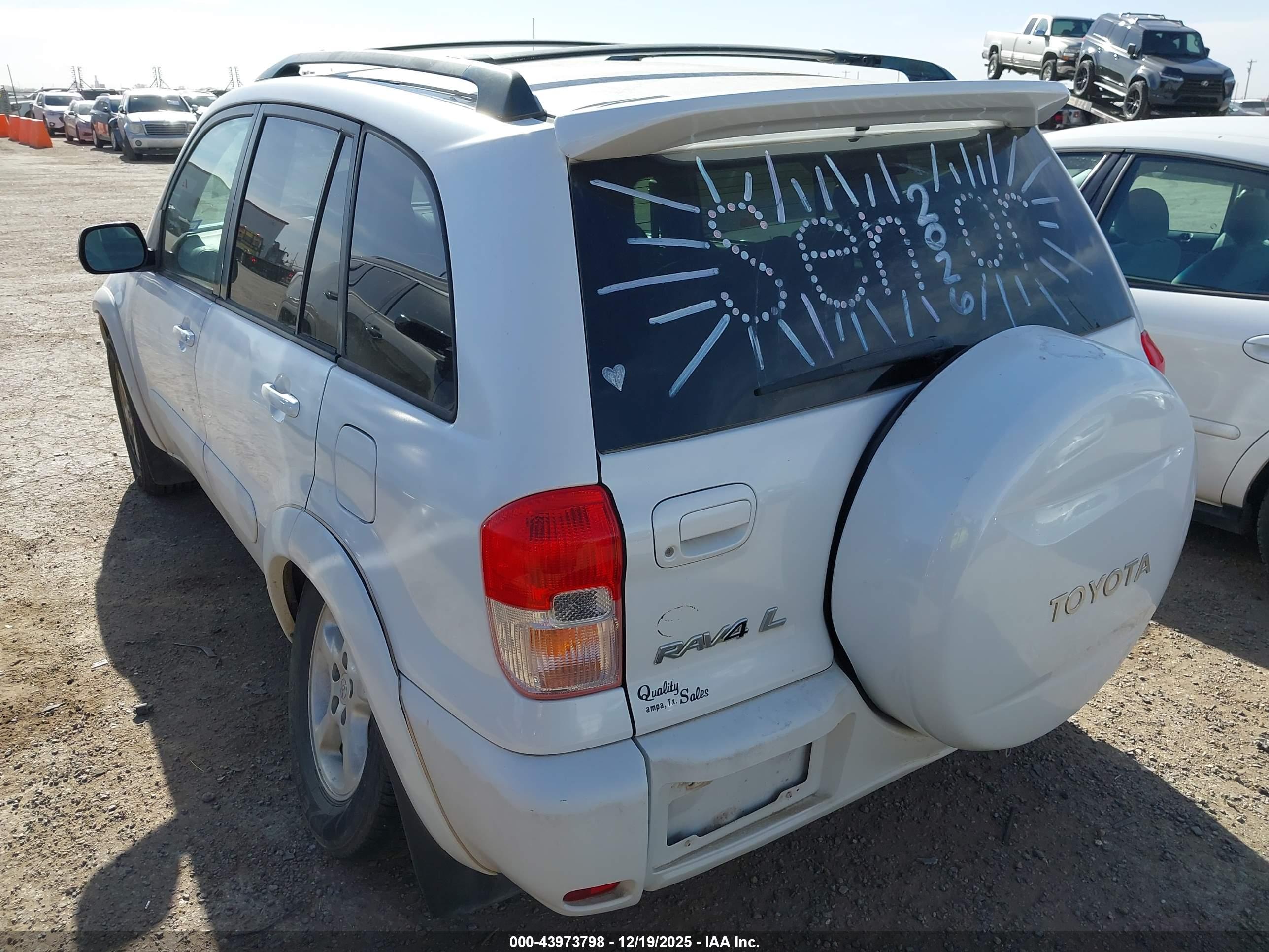 TOYOTA RAV4 image 3