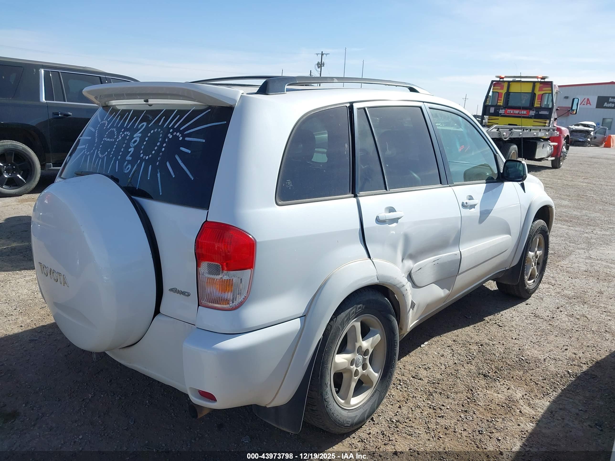 TOYOTA RAV4 image 4